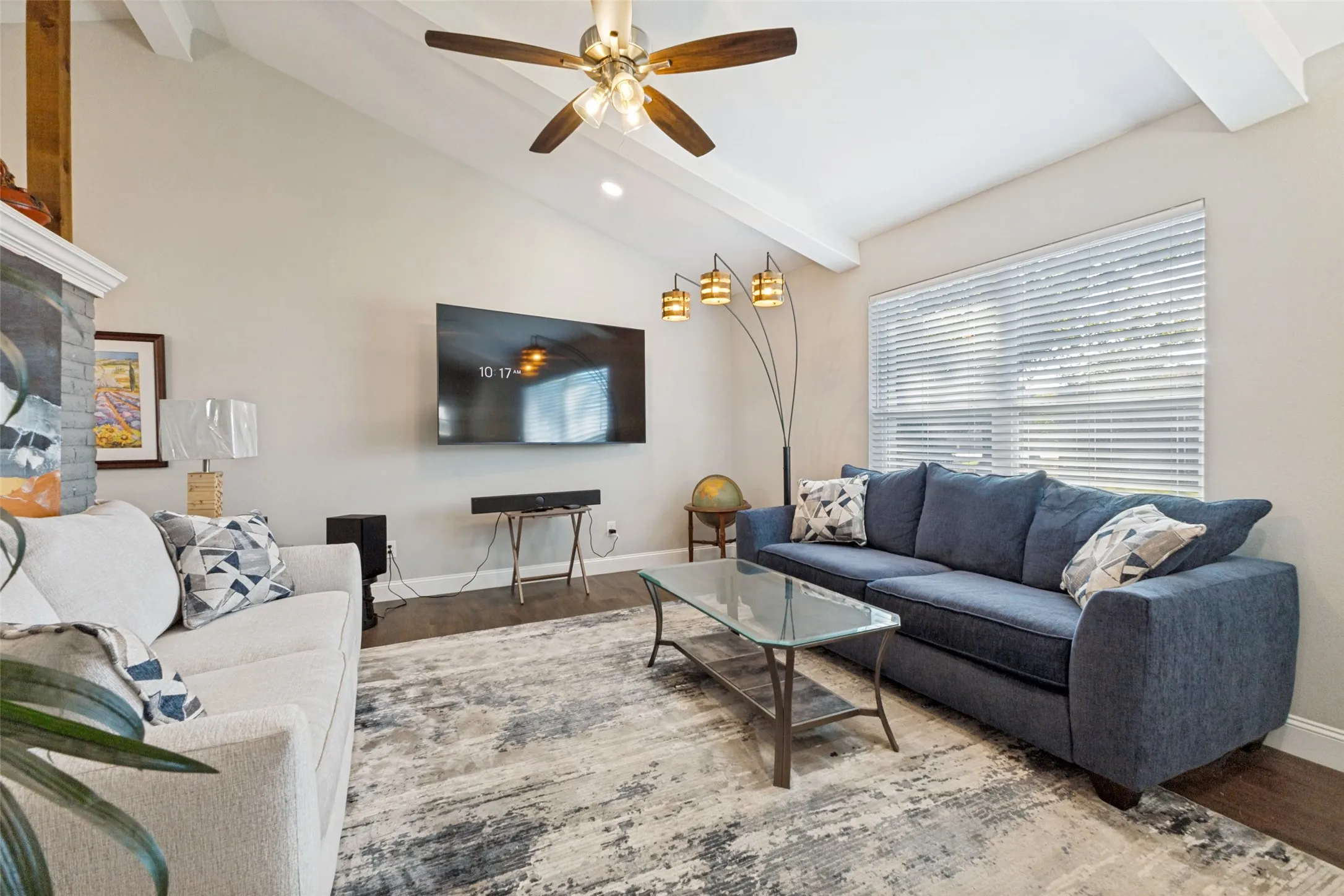 Single Family Residence For Sale in Kaufman County , 810 S Bois D Arc Street, Forney, Texas 75126, 3 Bedroom, 2 Bathroom, Garage spaces, 1,577 Sqft, built in 1975, mls#21339712, Real Estate Agent in Forney, Homes For Sale in Kaufman county, Homes For Sale in Forney, Realtor in Forney Texas, Real Estate Brokerage Independent Realty Texas, Luminita Cordes Realtor