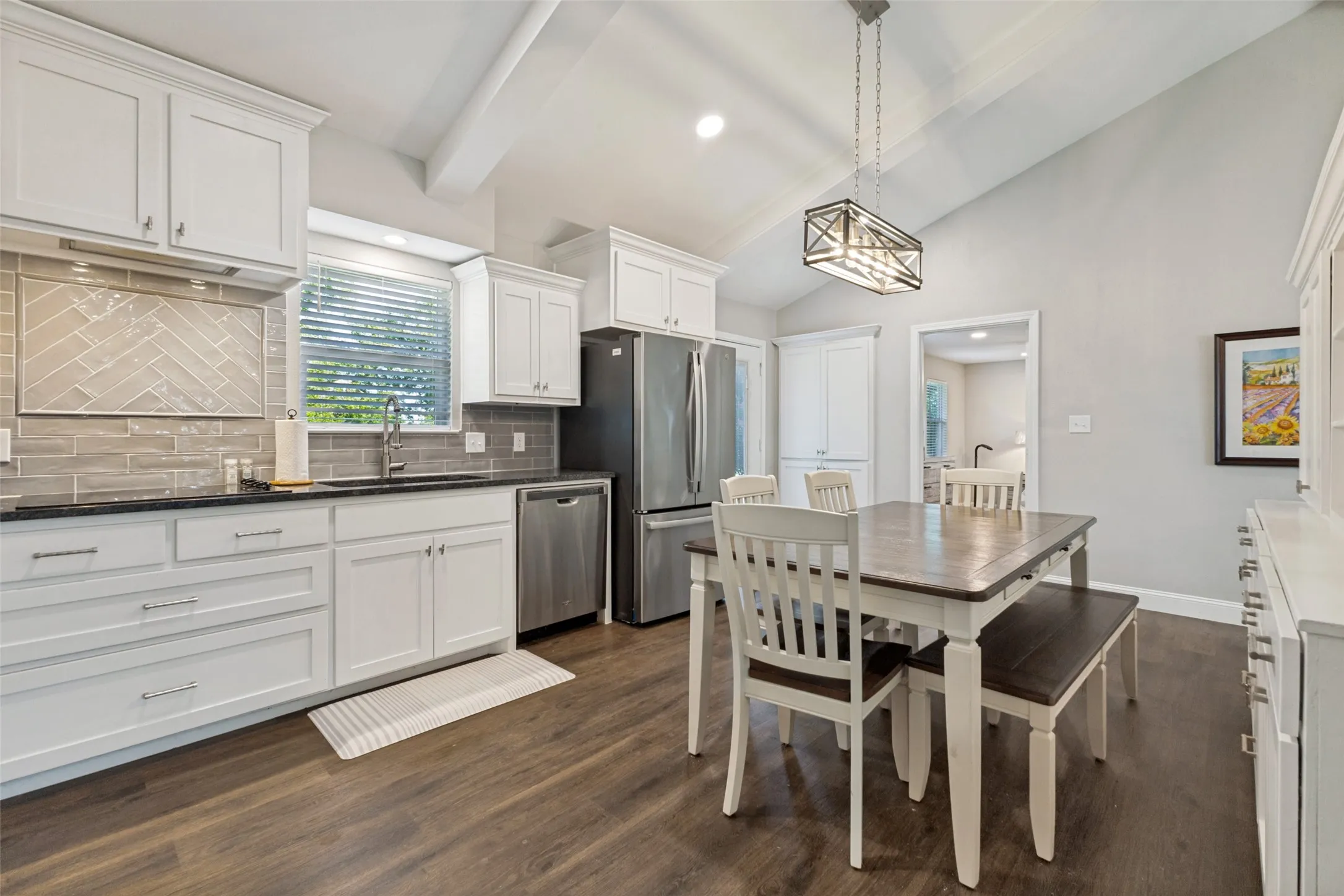 Single Family Residence For Sale in Kaufman County , 810 S Bois D Arc Street, Forney, Texas 75126, 3 Bedroom, 2 Bathroom, Garage spaces, 1,577 Sqft, built in 1975, mls#21339712, Real Estate Agent in Forney, Homes For Sale in Kaufman county, Homes For Sale in Forney, Realtor in Forney Texas, Real Estate Brokerage Independent Realty Texas, Luminita Cordes Realtor