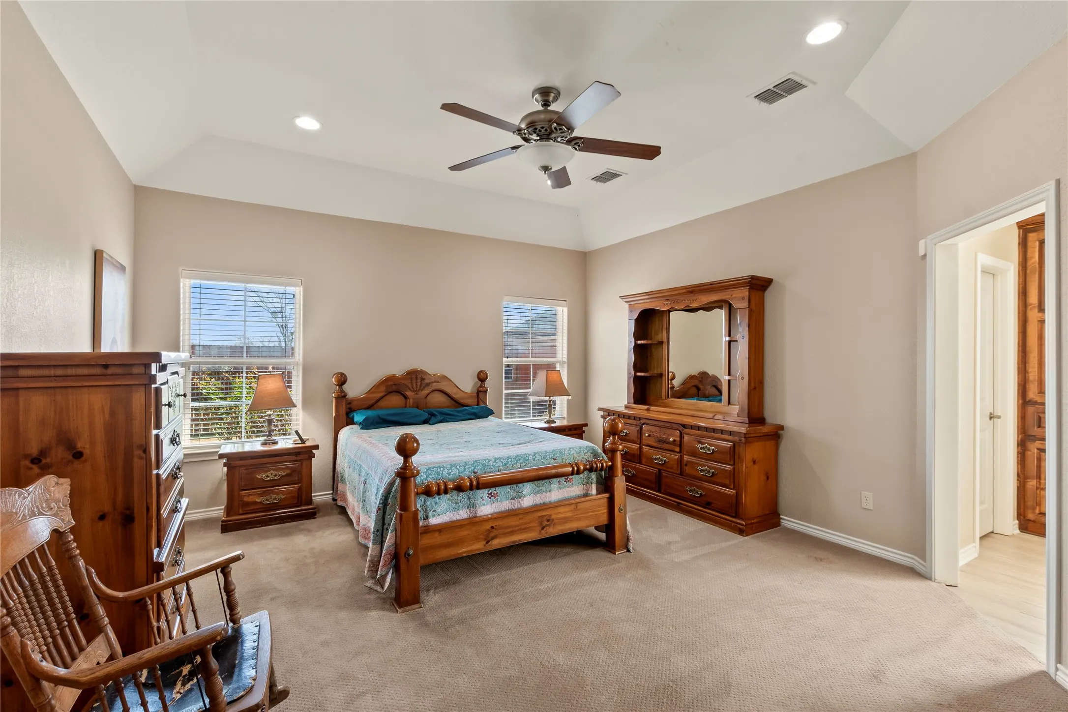 Single Family Residence For Sale in Kaufman County , 104 Blake Street, Mabank, Texas 75147, 3 Bedroom, 2 Bathroom, 2 Garage spaces, 1,886 Sqft, built in 2007, mls#21337524, Real Estate Agent in Mabank, Homes For Sale in Kaufman county, Homes For Sale in Mabank, Realtor in Mabank Texas, Real Estate Brokerage Independent Realty Texas, Luminita Cordes Realtor