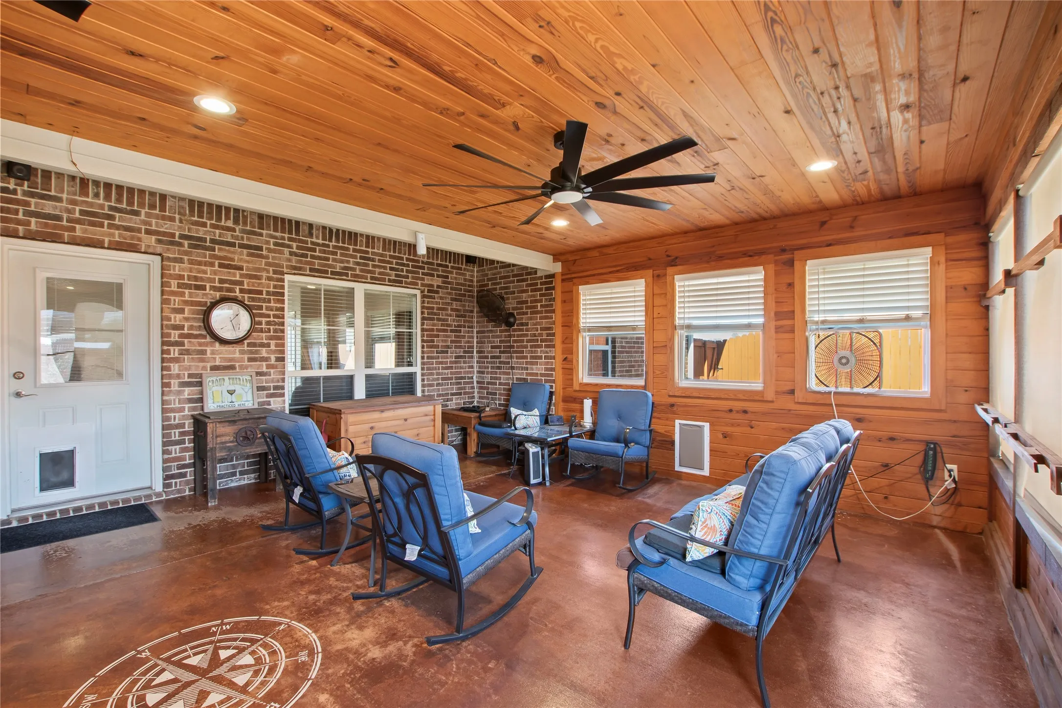 Single Family Residence For Sale in Kaufman County , 104 Blake Street, Mabank, Texas 75147, 3 Bedroom, 2 Bathroom, 2 Garage spaces, 1,886 Sqft, built in 2007, mls#21337524, Real Estate Agent in Mabank, Homes For Sale in Kaufman county, Homes For Sale in Mabank, Realtor in Mabank Texas, Real Estate Brokerage Independent Realty Texas, Luminita Cordes Realtor