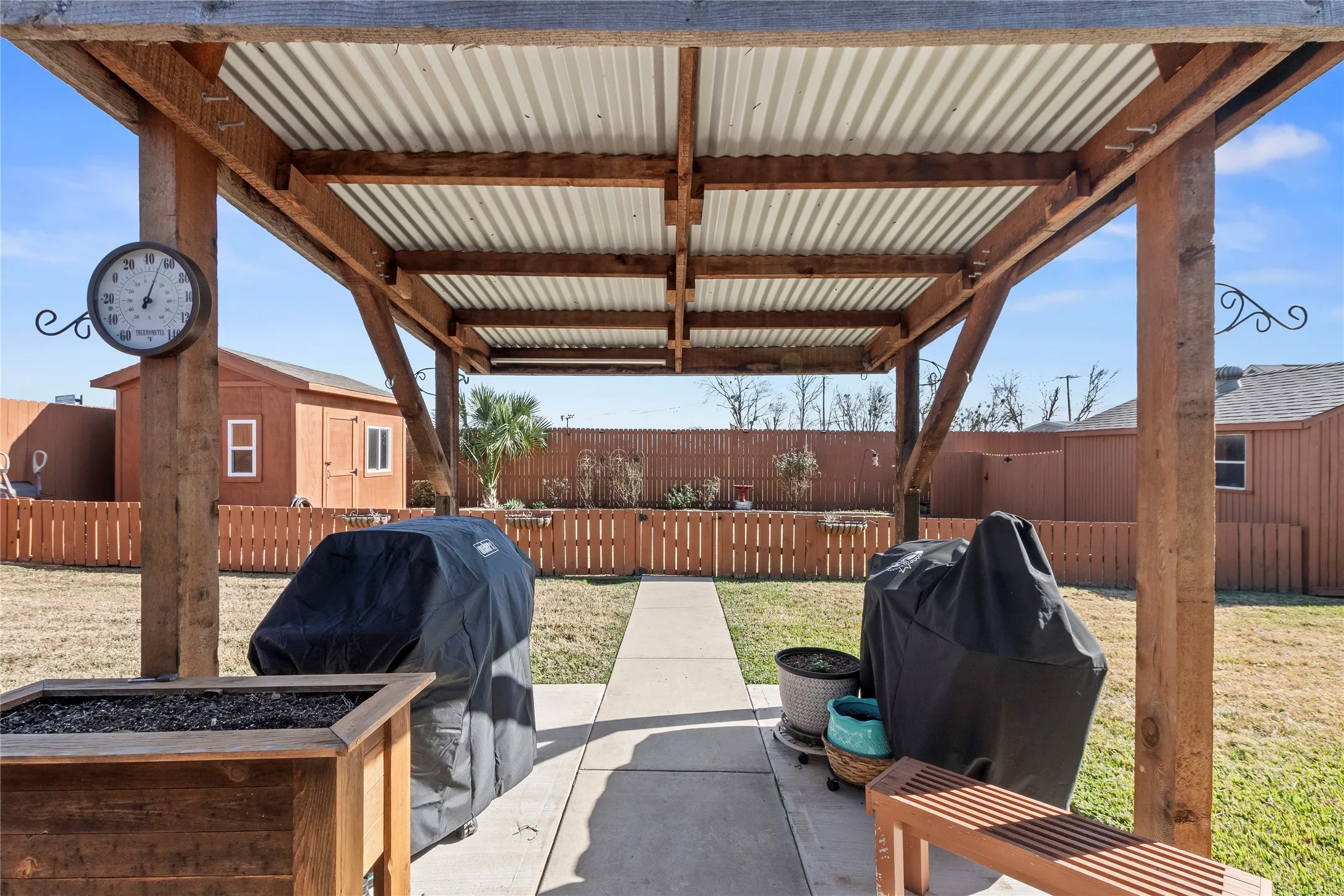 Single Family Residence For Sale in Kaufman County , 104 Blake Street, Mabank, Texas 75147, 3 Bedroom, 2 Bathroom, 2 Garage spaces, 1,886 Sqft, built in 2007, mls#21337524, Real Estate Agent in Mabank, Homes For Sale in Kaufman county, Homes For Sale in Mabank, Realtor in Mabank Texas, Real Estate Brokerage Independent Realty Texas, Luminita Cordes Realtor