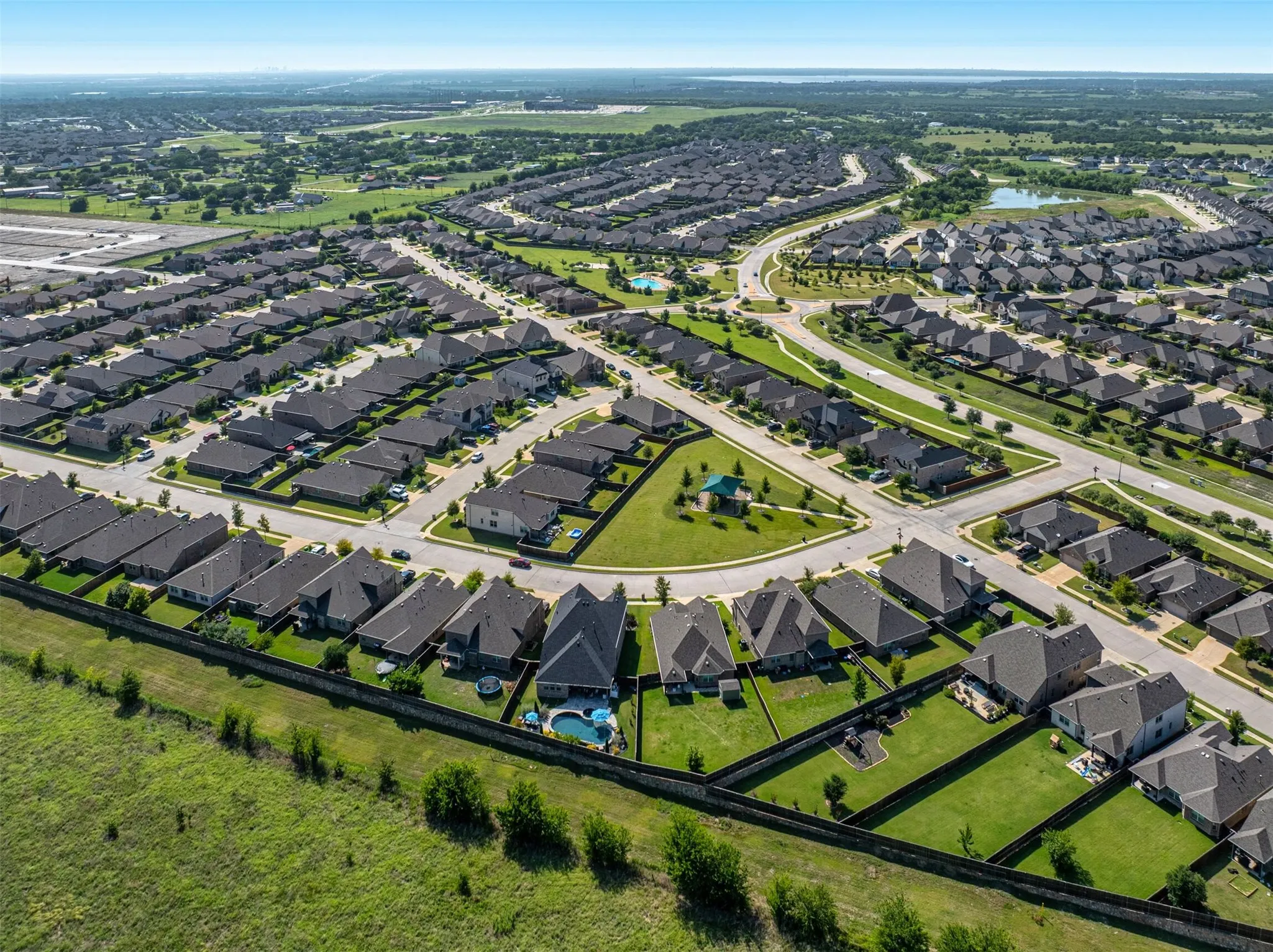 Single Family Residence For Sale in Kaufman County , 2109 Swanmore Way, Forney, Texas 75126, 4 Bedroom, 3 Bathroom, 2 Garage spaces, 3,333 Sqft, built in 2020, mls#21339689, Real Estate Agent in Forney, Homes For Sale in Kaufman county, Homes For Sale in Forney, Realtor in Forney Texas, Real Estate Brokerage Independent Realty Texas, Luminita Cordes Realtor