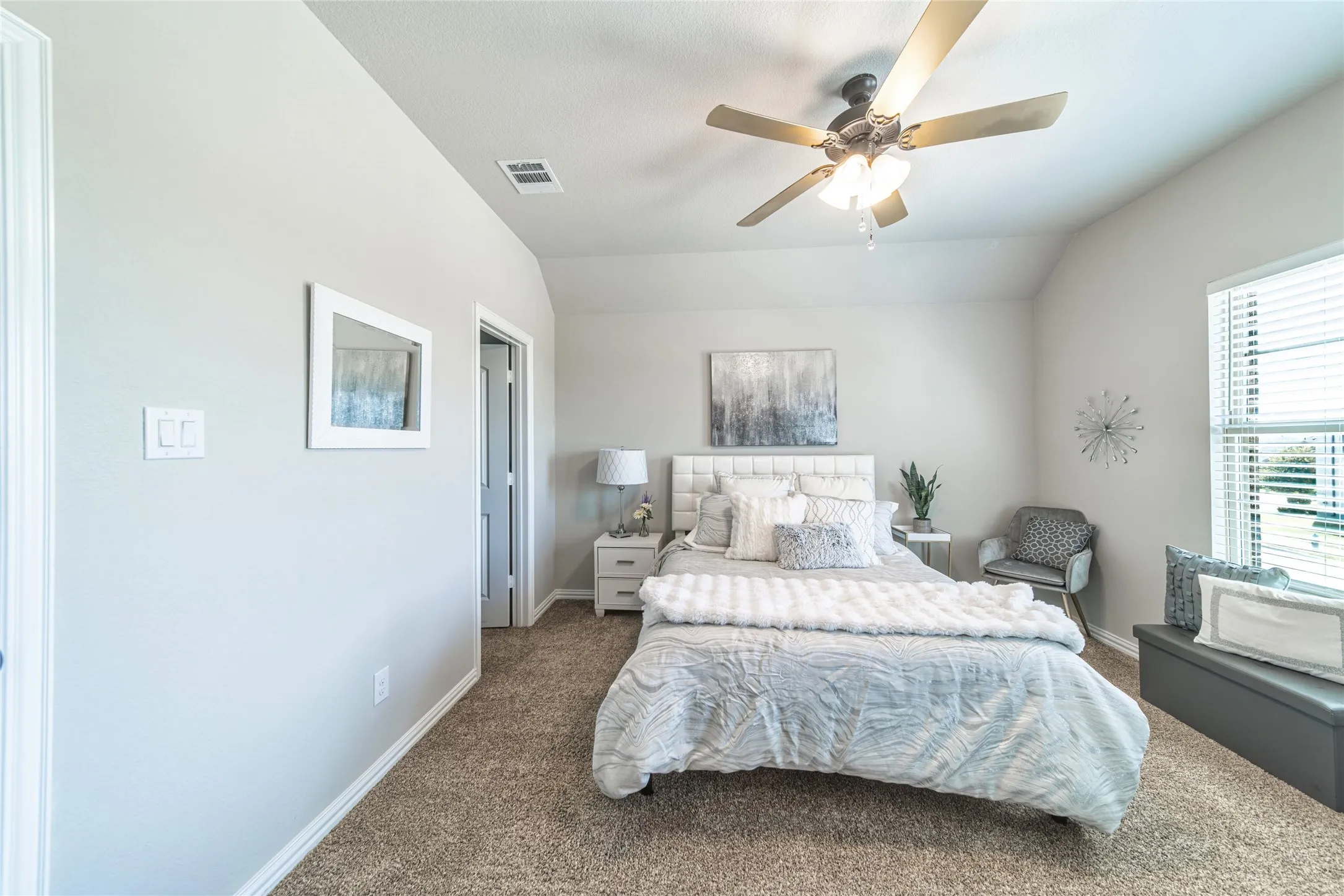 Single Family Residence For Sale in Kaufman County , 2109 Swanmore Way, Forney, Texas 75126, 4 Bedroom, 3 Bathroom, 2 Garage spaces, 3,333 Sqft, built in 2020, mls#21339689, Real Estate Agent in Forney, Homes For Sale in Kaufman county, Homes For Sale in Forney, Realtor in Forney Texas, Real Estate Brokerage Independent Realty Texas, Luminita Cordes Realtor
