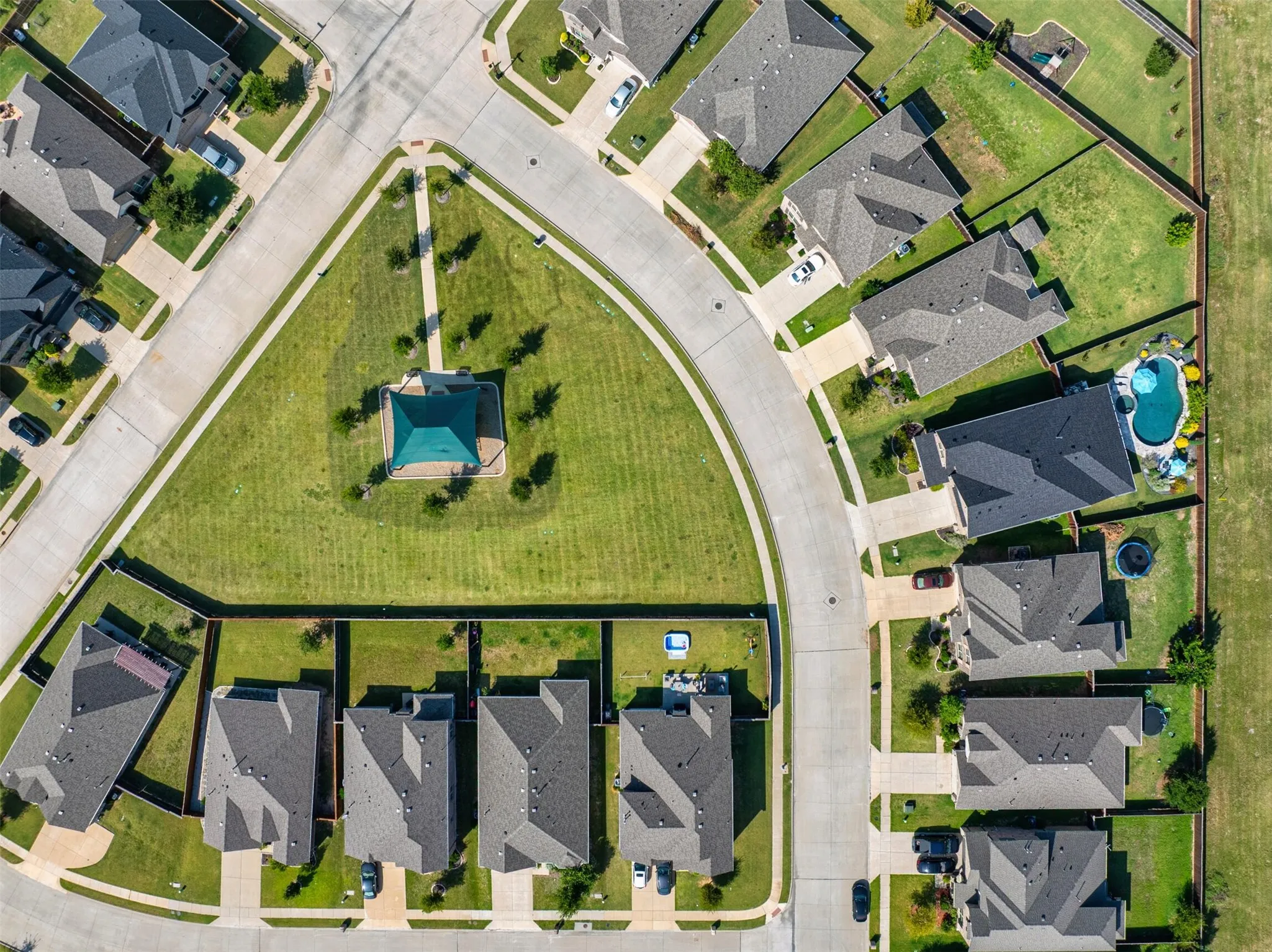 Single Family Residence For Sale in Kaufman County , 2109 Swanmore Way, Forney, Texas 75126, 4 Bedroom, 3 Bathroom, 2 Garage spaces, 3,333 Sqft, built in 2020, mls#21339689, Real Estate Agent in Forney, Homes For Sale in Kaufman county, Homes For Sale in Forney, Realtor in Forney Texas, Real Estate Brokerage Independent Realty Texas, Luminita Cordes Realtor