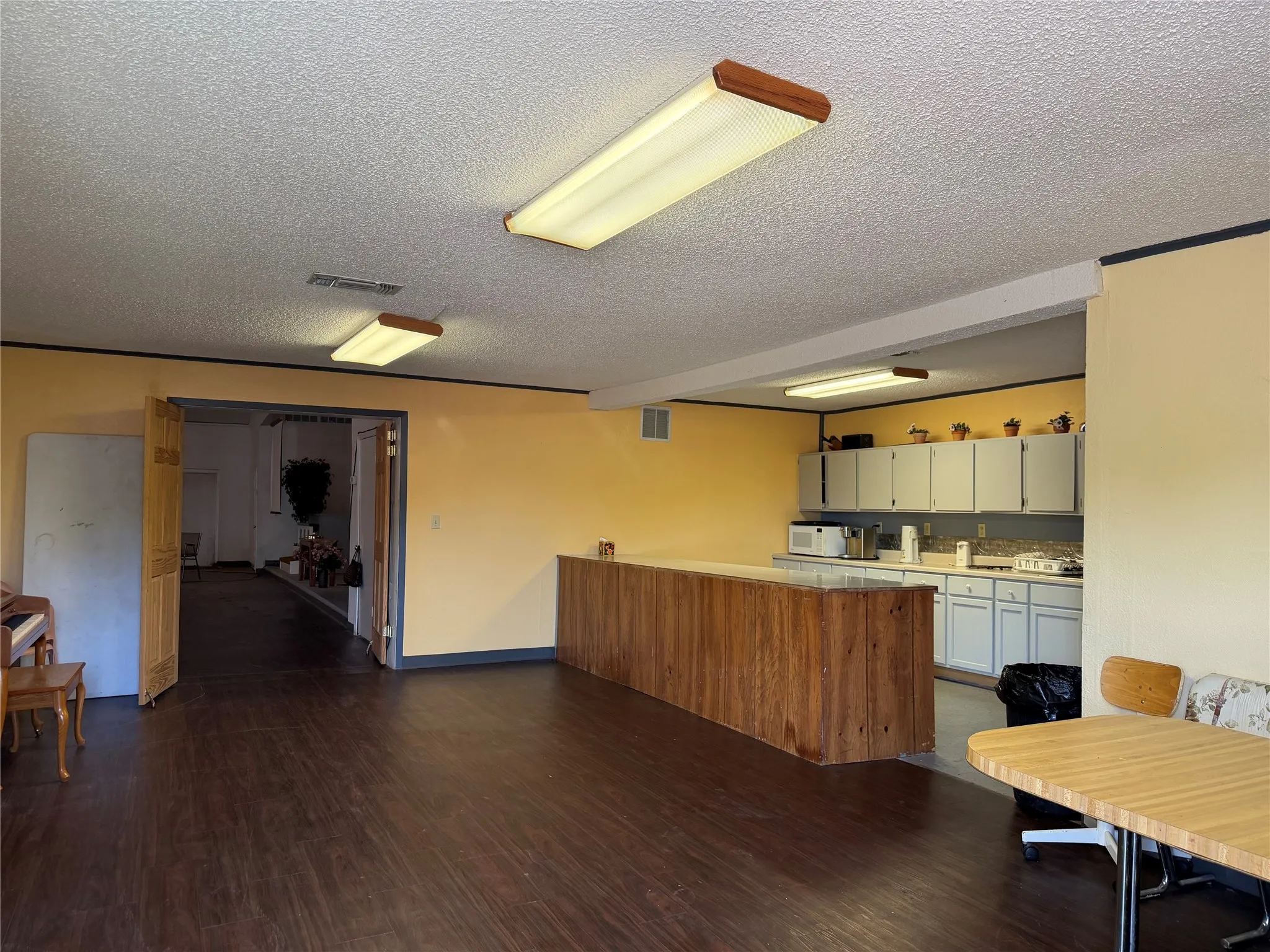 Business For Sale in Taylor County , 2302 Old Anson Road, Abilene, Texas 79603, 0, 0, Garage spaces, 0 Sqft, built in 1960, mls#21339721, Real Estate Agent in Abilene, Homes For Sale in Taylor county, Homes For Sale in Abilene, Realtor in Abilene Texas, Real Estate Brokerage Independent Realty Texas, Luminita Cordes Realtor