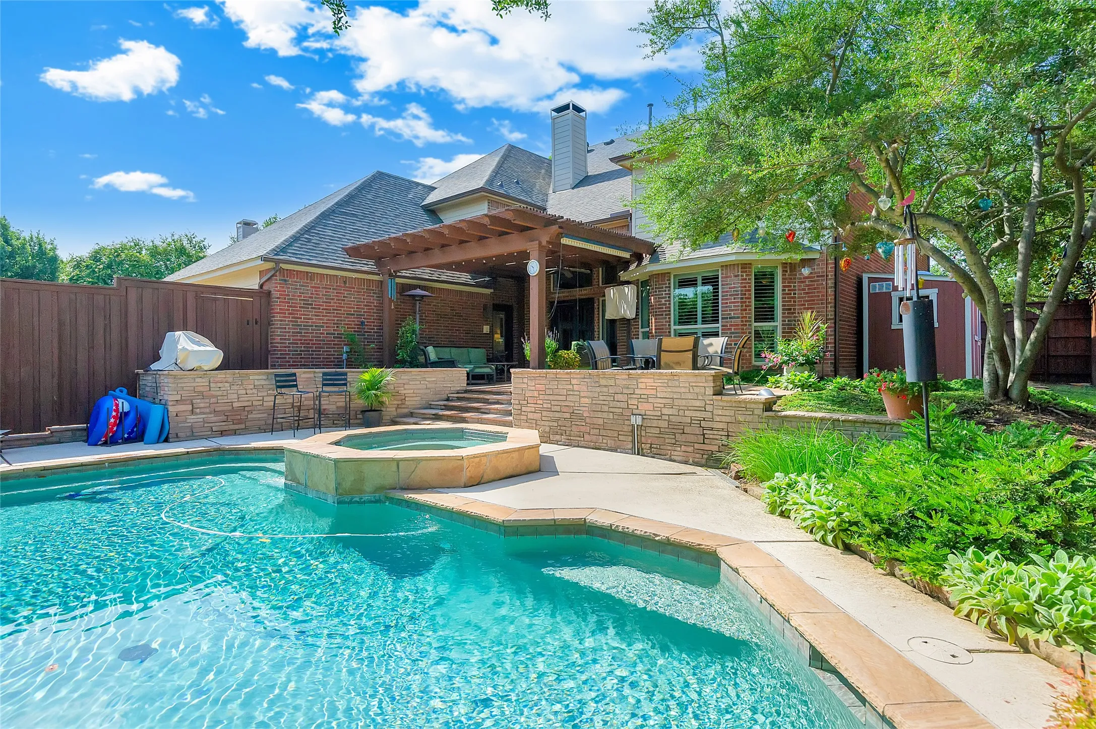 Single Family Residence For Sale in Dallas County , 212 Pecan Hollow Drive, Coppell, Texas 75019, 5 Bedroom, 4 Bathroom, 2 Garage spaces, 3,839 Sqft, built in 1991, mls#21337451, Real Estate Agent in Coppell, Homes For Sale in Dallas county, Homes For Sale in Coppell, Realtor in Coppell Texas, Real Estate Brokerage Independent Realty Texas, Luminita Cordes Realtor