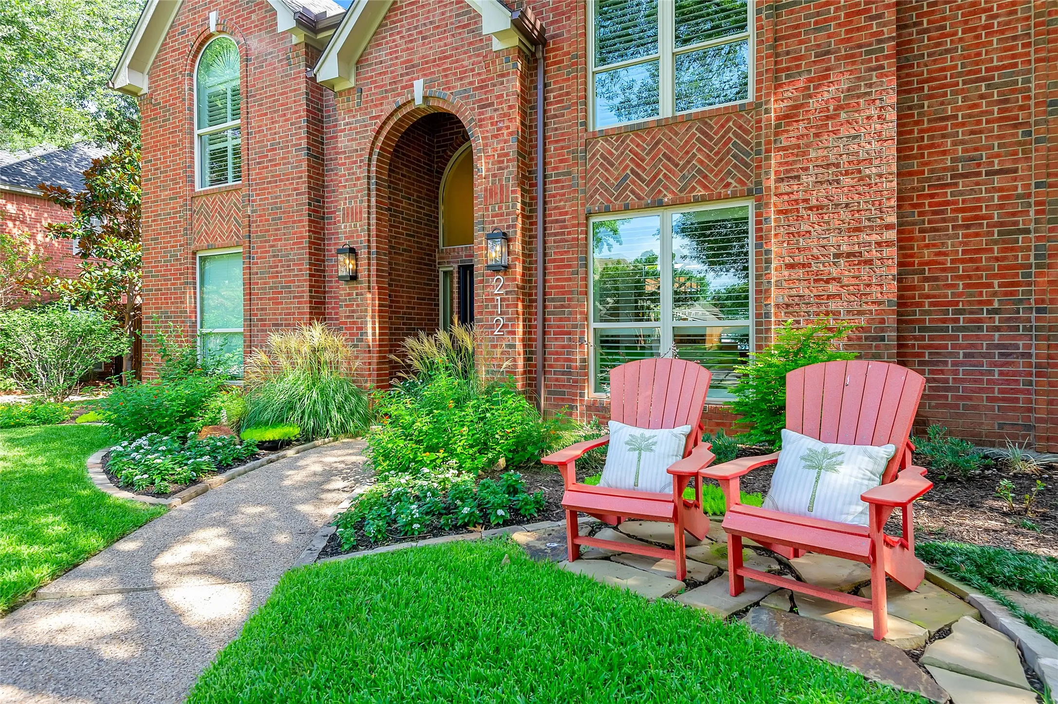 Single Family Residence For Sale in Dallas County , 212 Pecan Hollow Drive, Coppell, Texas 75019, 5 Bedroom, 4 Bathroom, 2 Garage spaces, 3,839 Sqft, built in 1991, mls#21337451, Real Estate Agent in Coppell, Homes For Sale in Dallas county, Homes For Sale in Coppell, Realtor in Coppell Texas, Real Estate Brokerage Independent Realty Texas, Luminita Cordes Realtor