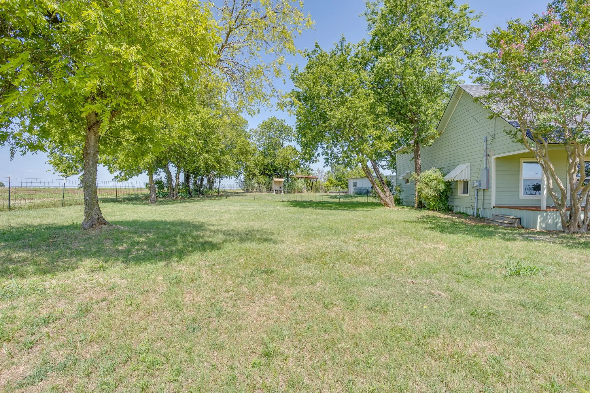 Single Family Residence For Sale in Johnson County , 5641 County Road 313a, Alvarado, Texas 76009, 3 Bedroom, 1 Bathroom, 2 Garage spaces, 1,267 Sqft, built in 1965, mls#21339673, Real Estate Agent in Alvarado, Homes For Sale in Johnson county, Homes For Sale in Alvarado, Realtor in Alvarado Texas, Real Estate Brokerage Independent Realty Texas, Luminita Cordes Realtor