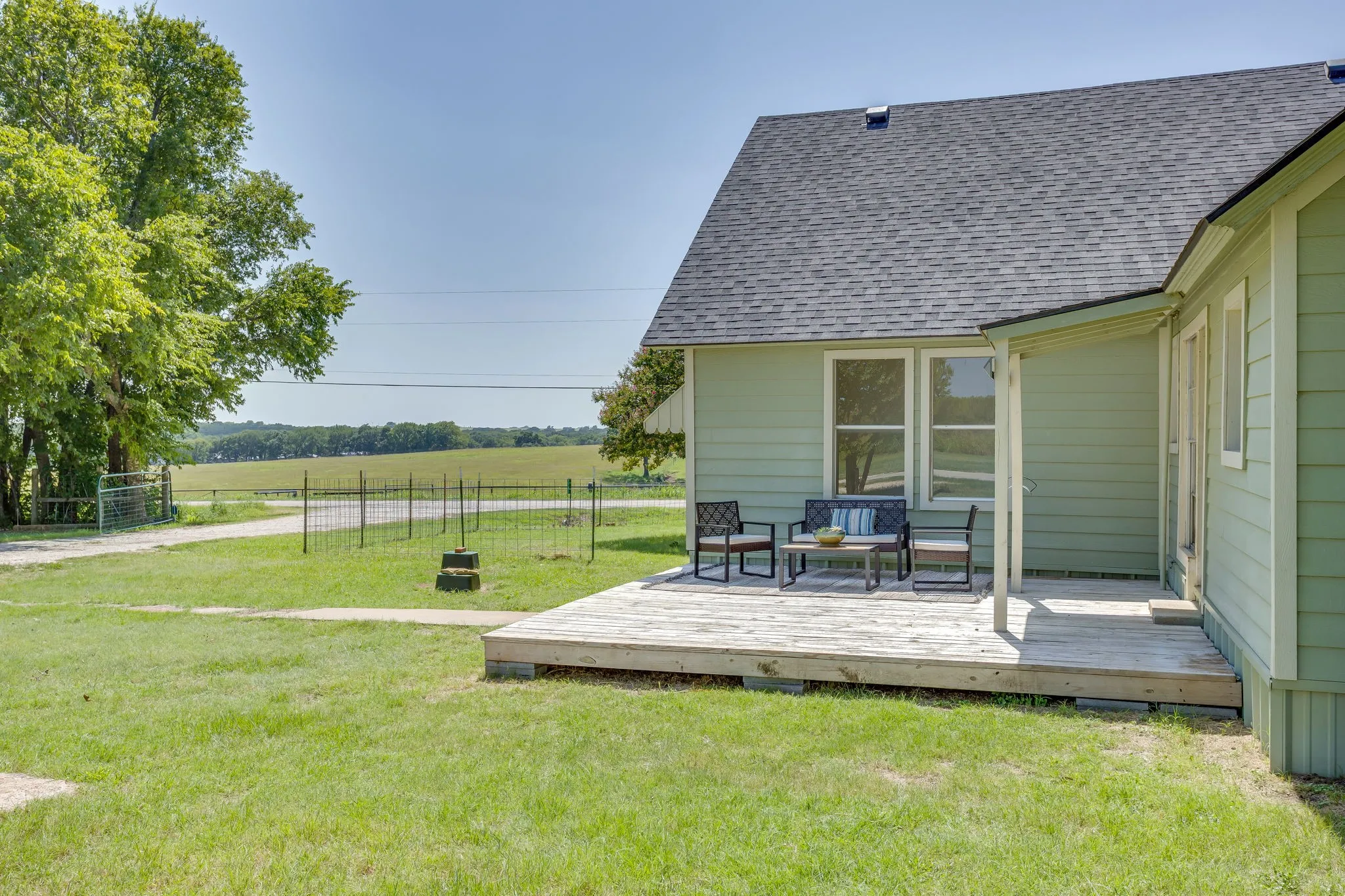 Single Family Residence For Sale in Johnson County , 5641 County Road 313a, Alvarado, Texas 76009, 3 Bedroom, 1 Bathroom, 2 Garage spaces, 1,267 Sqft, built in 1965, mls#21339673, Real Estate Agent in Alvarado, Homes For Sale in Johnson county, Homes For Sale in Alvarado, Realtor in Alvarado Texas, Real Estate Brokerage Independent Realty Texas, Luminita Cordes Realtor