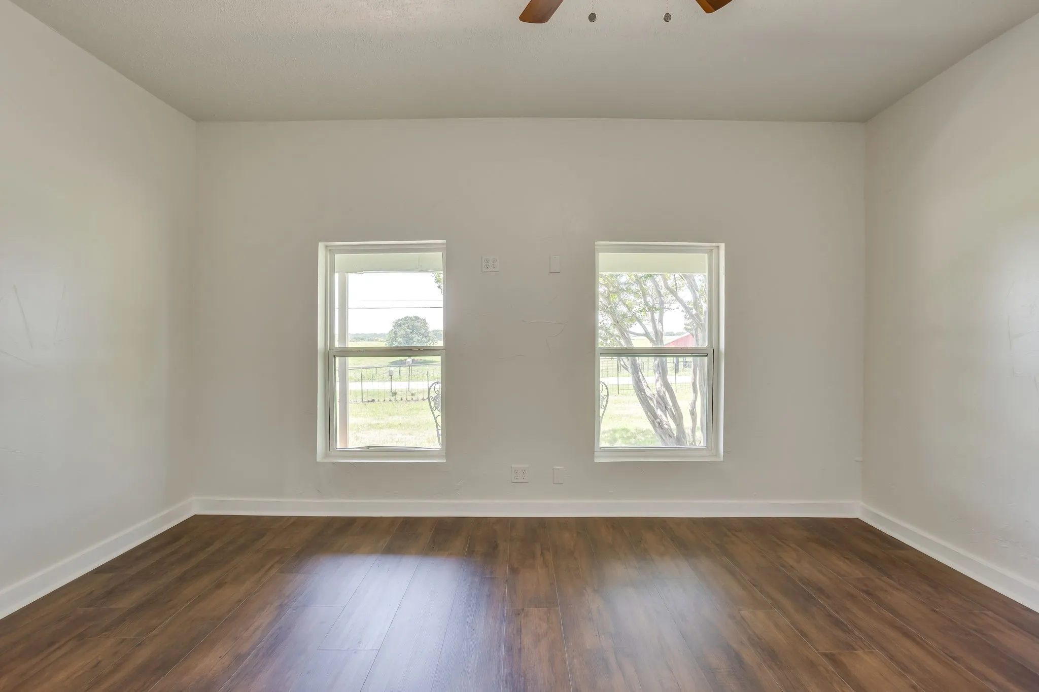 Single Family Residence For Sale in Johnson County , 5641 County Road 313a, Alvarado, Texas 76009, 3 Bedroom, 1 Bathroom, 2 Garage spaces, 1,267 Sqft, built in 1965, mls#21339673, Real Estate Agent in Alvarado, Homes For Sale in Johnson county, Homes For Sale in Alvarado, Realtor in Alvarado Texas, Real Estate Brokerage Independent Realty Texas, Luminita Cordes Realtor