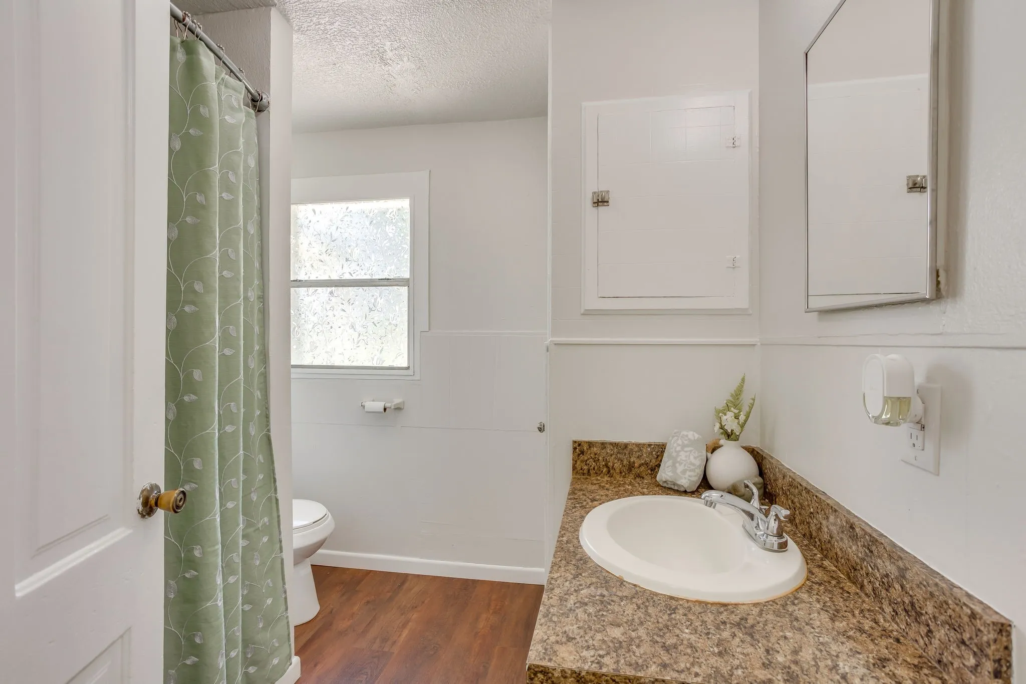 Single Family Residence For Sale in Johnson County , 5641 County Road 313a, Alvarado, Texas 76009, 3 Bedroom, 1 Bathroom, 2 Garage spaces, 1,267 Sqft, built in 1965, mls#21339673, Real Estate Agent in Alvarado, Homes For Sale in Johnson county, Homes For Sale in Alvarado, Realtor in Alvarado Texas, Real Estate Brokerage Independent Realty Texas, Luminita Cordes Realtor