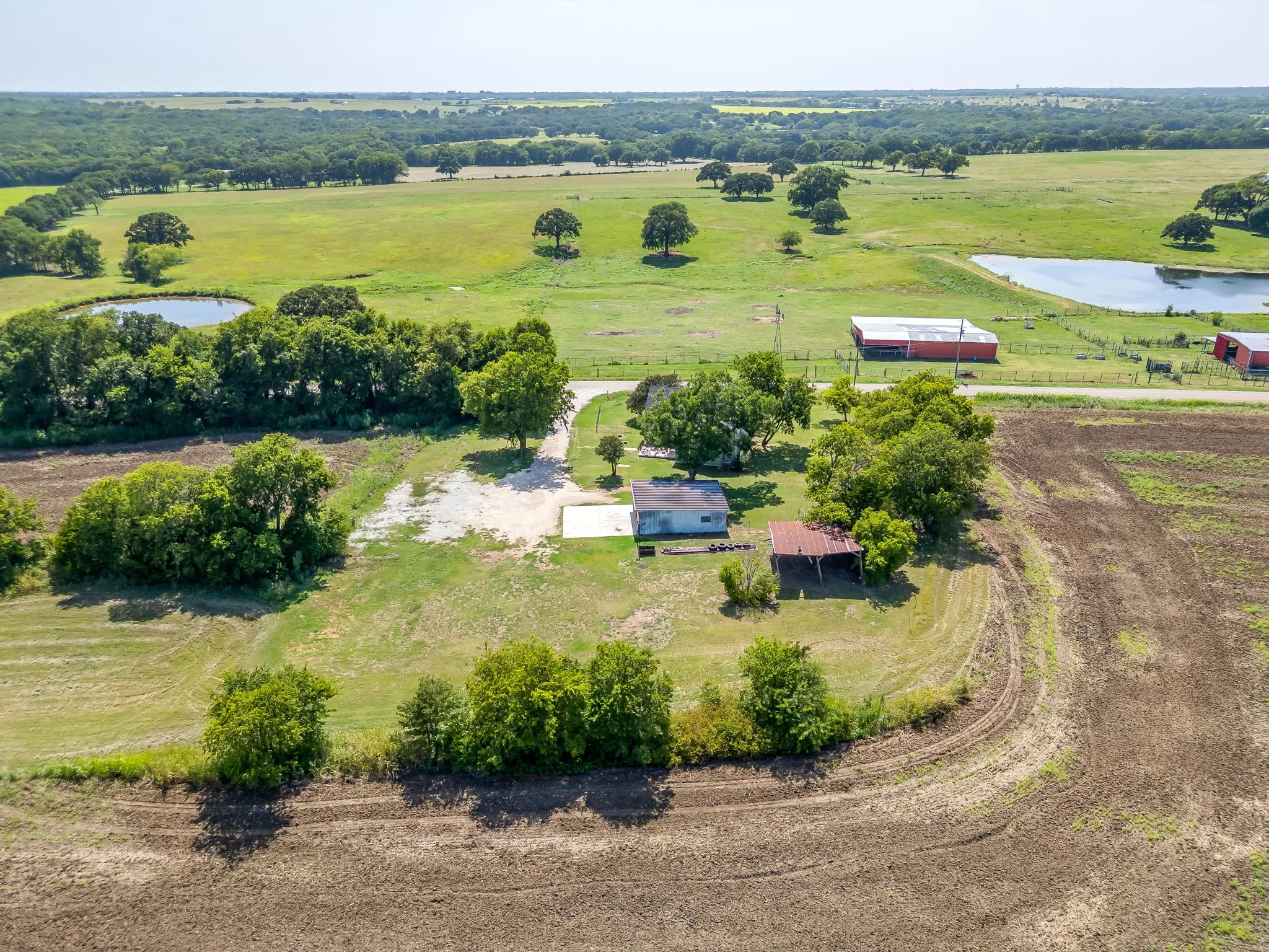 Single Family Residence For Sale in Johnson County , 5641 County Road 313a, Alvarado, Texas 76009, 3 Bedroom, 1 Bathroom, 2 Garage spaces, 1,267 Sqft, built in 1965, mls#21339673, Real Estate Agent in Alvarado, Homes For Sale in Johnson county, Homes For Sale in Alvarado, Realtor in Alvarado Texas, Real Estate Brokerage Independent Realty Texas, Luminita Cordes Realtor
