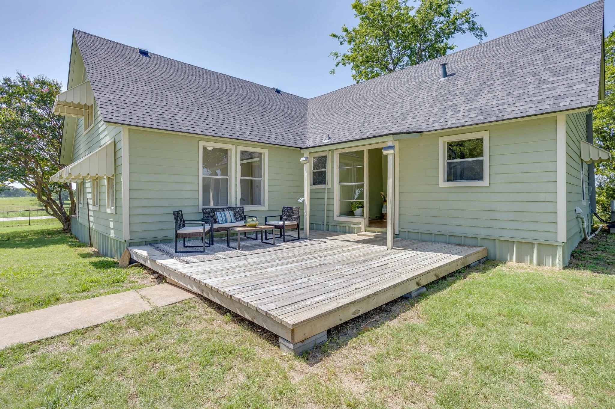 Single Family Residence For Sale in Johnson County , 5641 County Road 313a, Alvarado, Texas 76009, 3 Bedroom, 1 Bathroom, 2 Garage spaces, 1,267 Sqft, built in 1965, mls#21339673, Real Estate Agent in Alvarado, Homes For Sale in Johnson county, Homes For Sale in Alvarado, Realtor in Alvarado Texas, Real Estate Brokerage Independent Realty Texas, Luminita Cordes Realtor