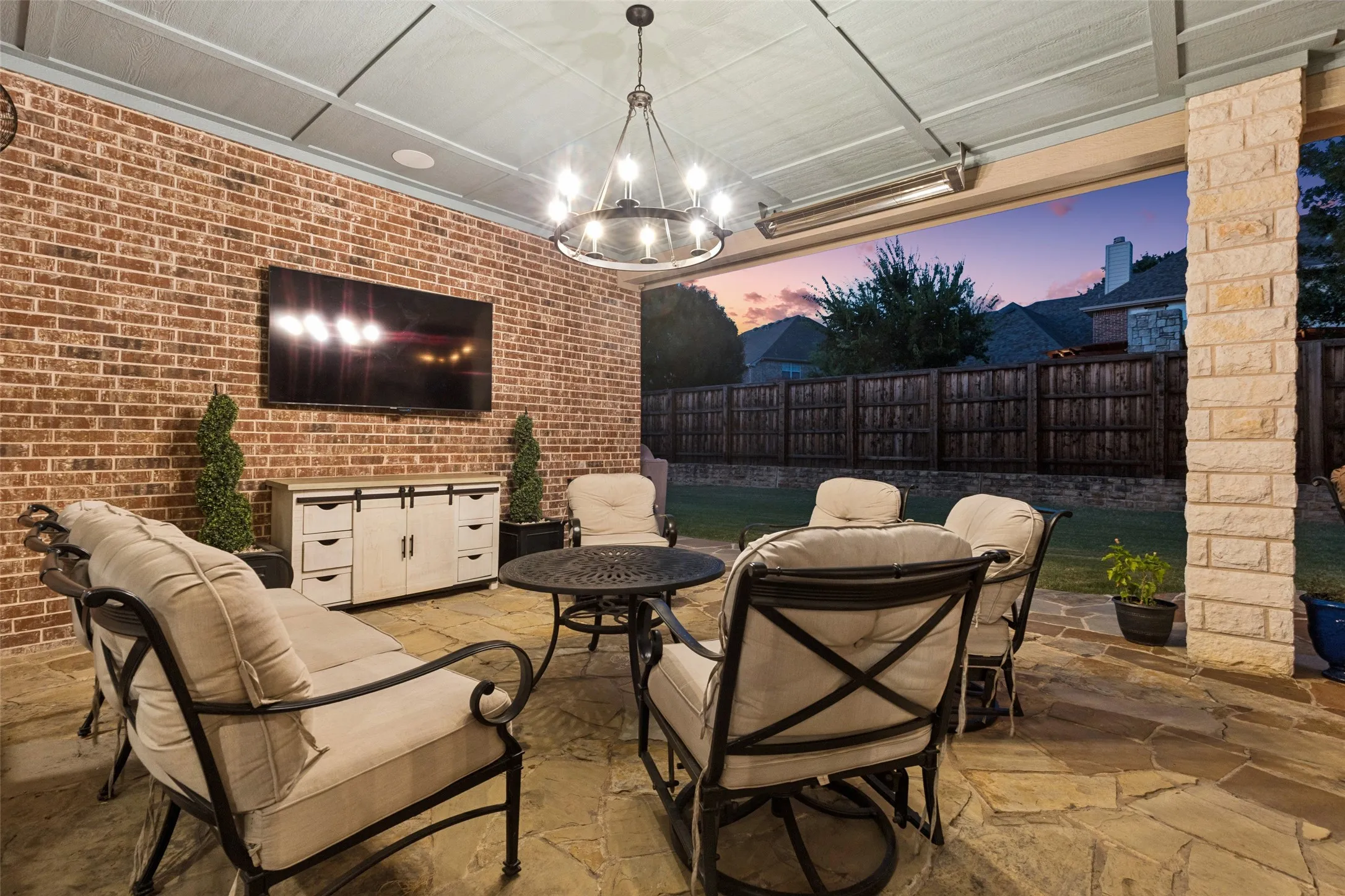 Single Family Residence For Sale in Collin County , 10624 Star Meadow Drive, Frisco, Texas 75033, 4 Bedroom, 4 Bathroom, 3 Garage spaces, 4,872 Sqft, built in 2001, mls#21336770, Real Estate Agent in Frisco, Homes For Sale in Collin county, Homes For Sale in Frisco, Realtor in Frisco Texas, Real Estate Brokerage Independent Realty Texas, Luminita Cordes Realtor
