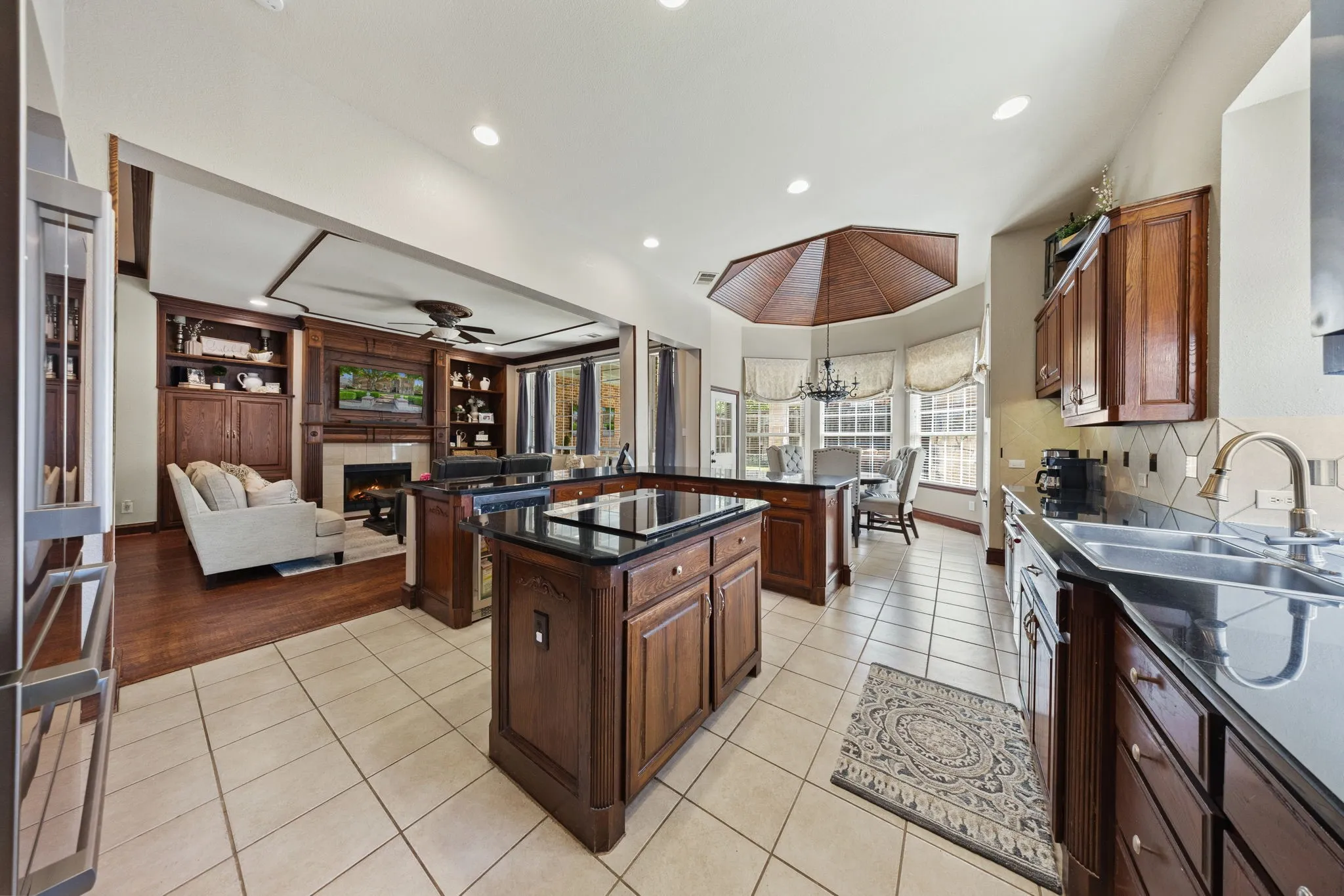 Single Family Residence For Sale in Collin County , 10624 Star Meadow Drive, Frisco, Texas 75033, 4 Bedroom, 4 Bathroom, 3 Garage spaces, 4,872 Sqft, built in 2001, mls#21336770, Real Estate Agent in Frisco, Homes For Sale in Collin county, Homes For Sale in Frisco, Realtor in Frisco Texas, Real Estate Brokerage Independent Realty Texas, Luminita Cordes Realtor