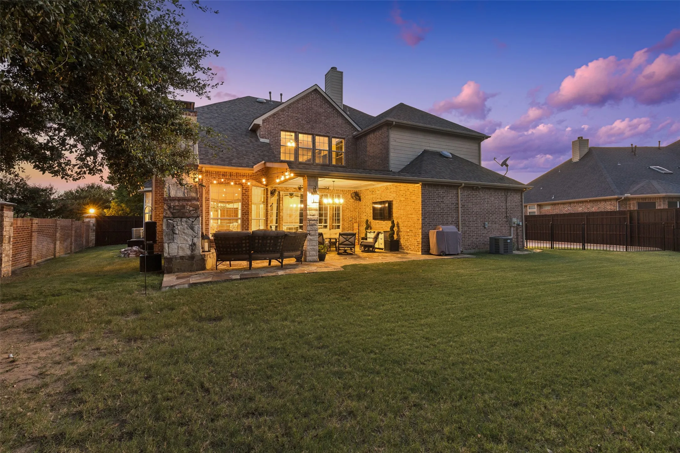 Single Family Residence For Sale in Collin County , 10624 Star Meadow Drive, Frisco, Texas 75033, 4 Bedroom, 4 Bathroom, 3 Garage spaces, 4,872 Sqft, built in 2001, mls#21336770, Real Estate Agent in Frisco, Homes For Sale in Collin county, Homes For Sale in Frisco, Realtor in Frisco Texas, Real Estate Brokerage Independent Realty Texas, Luminita Cordes Realtor