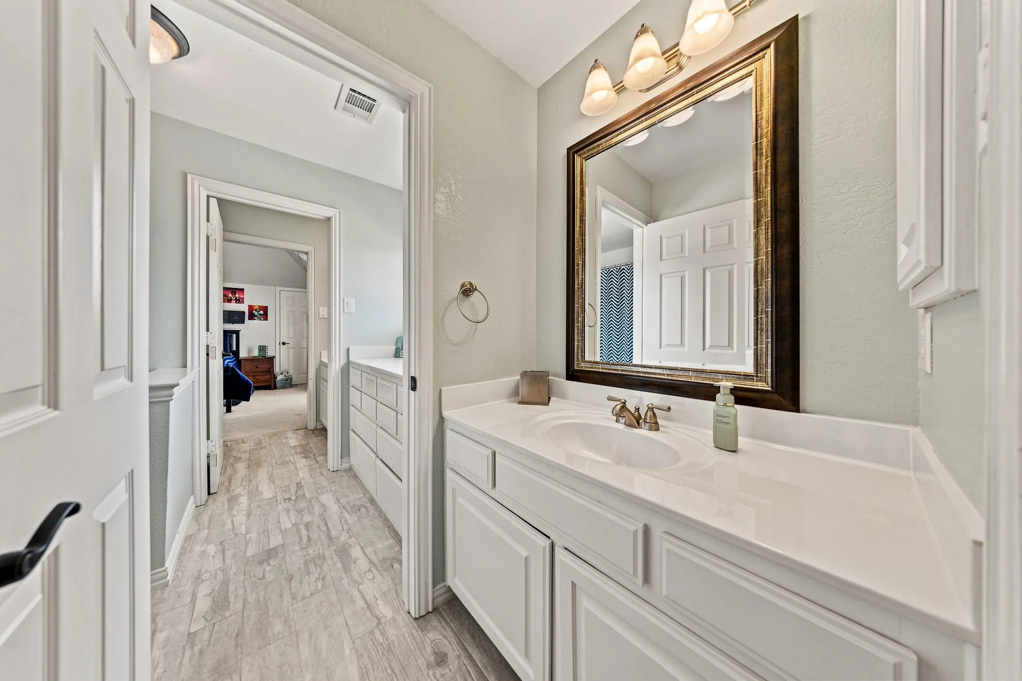 Single Family Residence For Sale in Collin County , 10624 Star Meadow Drive, Frisco, Texas 75033, 4 Bedroom, 4 Bathroom, 3 Garage spaces, 4,872 Sqft, built in 2001, mls#21336770, Real Estate Agent in Frisco, Homes For Sale in Collin county, Homes For Sale in Frisco, Realtor in Frisco Texas, Real Estate Brokerage Independent Realty Texas, Luminita Cordes Realtor