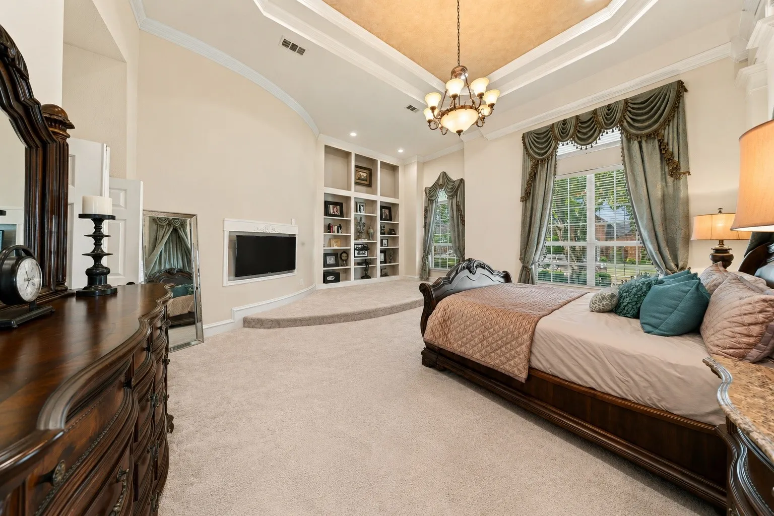 Single Family Residence For Sale in Collin County , 10624 Star Meadow Drive, Frisco, Texas 75033, 4 Bedroom, 4 Bathroom, 3 Garage spaces, 4,872 Sqft, built in 2001, mls#21336770, Real Estate Agent in Frisco, Homes For Sale in Collin county, Homes For Sale in Frisco, Realtor in Frisco Texas, Real Estate Brokerage Independent Realty Texas, Luminita Cordes Realtor