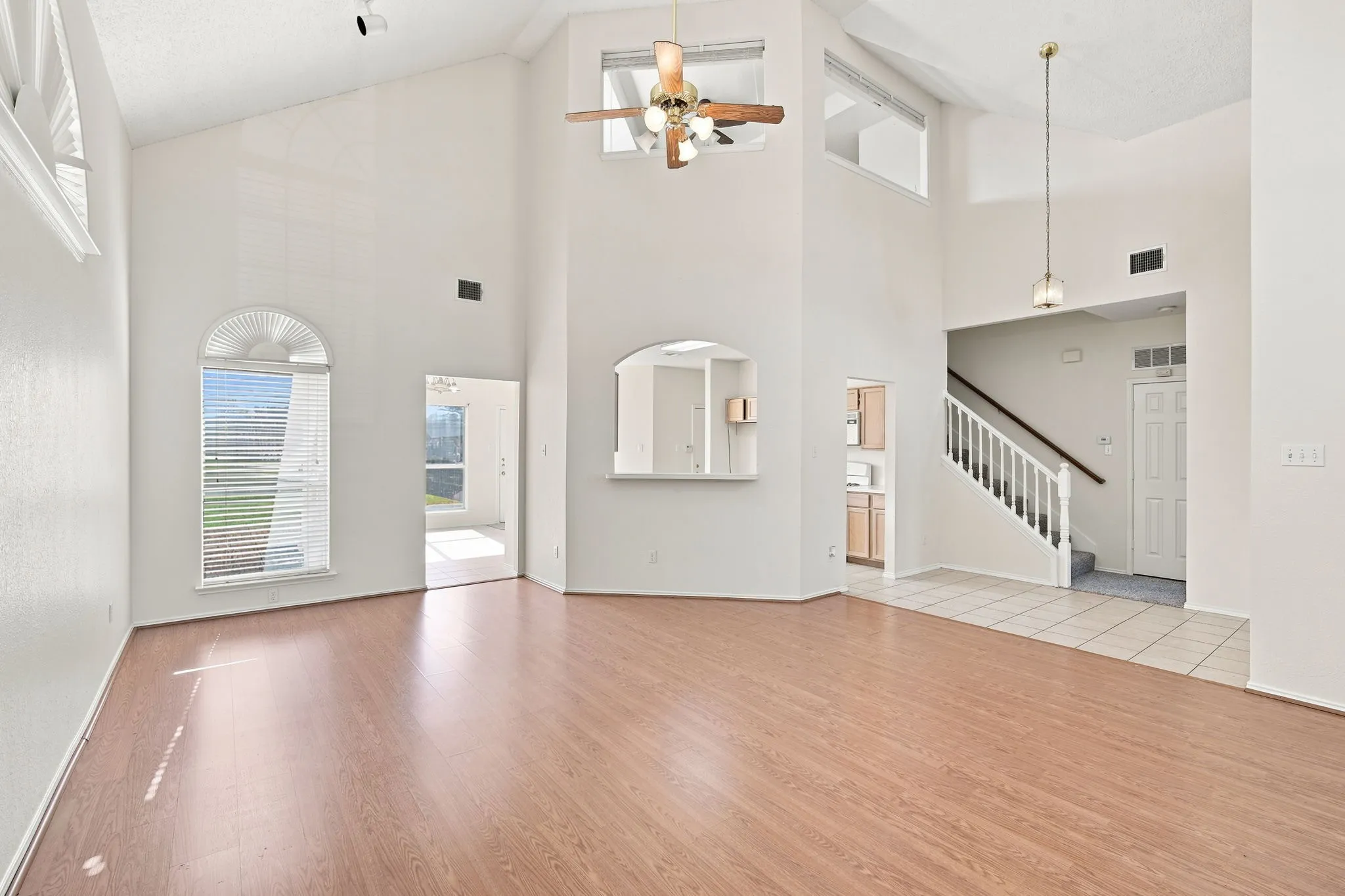 Single Family Residence For Rent in Dallas County , 1813 Pendleton Road, Rowlett, Texas 75089, 3 Bedroom, 3 Bathroom, 2 Garage spaces, 2,078 Sqft, built in 1994, mls#21339745, Real Estate Agent in Rowlett, Homes For Rent in Dallas county, Homes For Rent in Rowlett, Realtor in Rowlett Texas, Real Estate Brokerage Independent Realty Texas, Luminita Cordes Realtor
