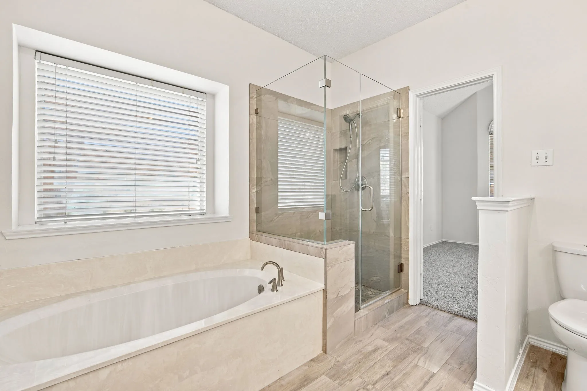 Single Family Residence For Rent in Dallas County , 1813 Pendleton Road, Rowlett, Texas 75089, 3 Bedroom, 3 Bathroom, 2 Garage spaces, 2,078 Sqft, built in 1994, mls#21339745, Real Estate Agent in Rowlett, Homes For Rent in Dallas county, Homes For Rent in Rowlett, Realtor in Rowlett Texas, Real Estate Brokerage Independent Realty Texas, Luminita Cordes Realtor