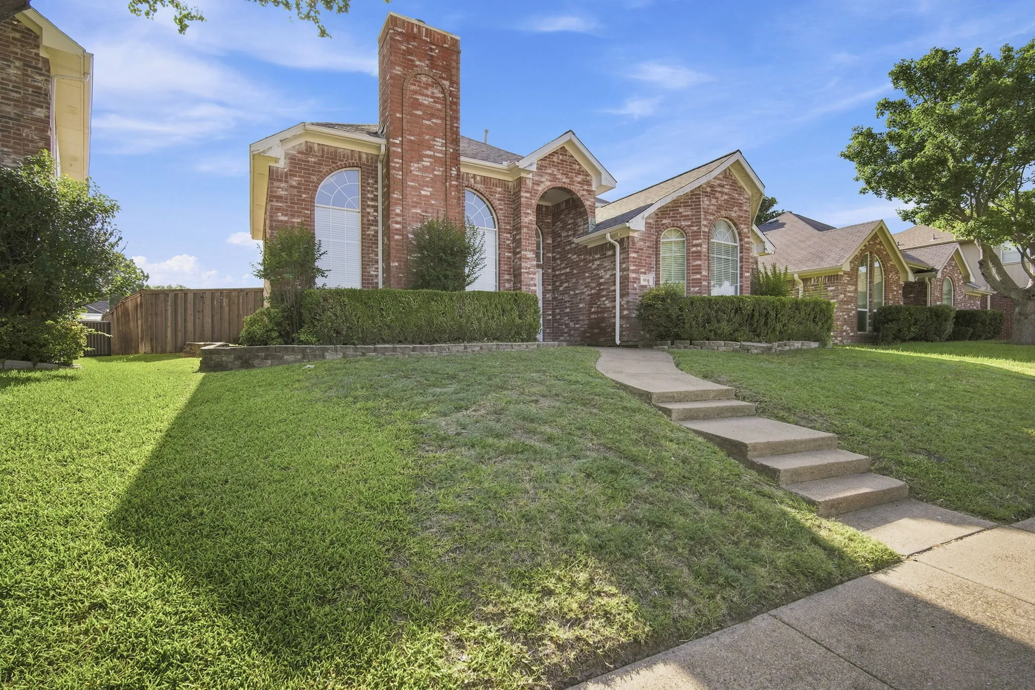 Single Family Residence For Rent in Dallas County , 1813 Pendleton Road, Rowlett, Texas 75089, 3 Bedroom, 3 Bathroom, 2 Garage spaces, 2,078 Sqft, built in 1994, mls#21339745, Real Estate Agent in Rowlett, Homes For Rent in Dallas county, Homes For Rent in Rowlett, Realtor in Rowlett Texas, Real Estate Brokerage Independent Realty Texas, Luminita Cordes Realtor