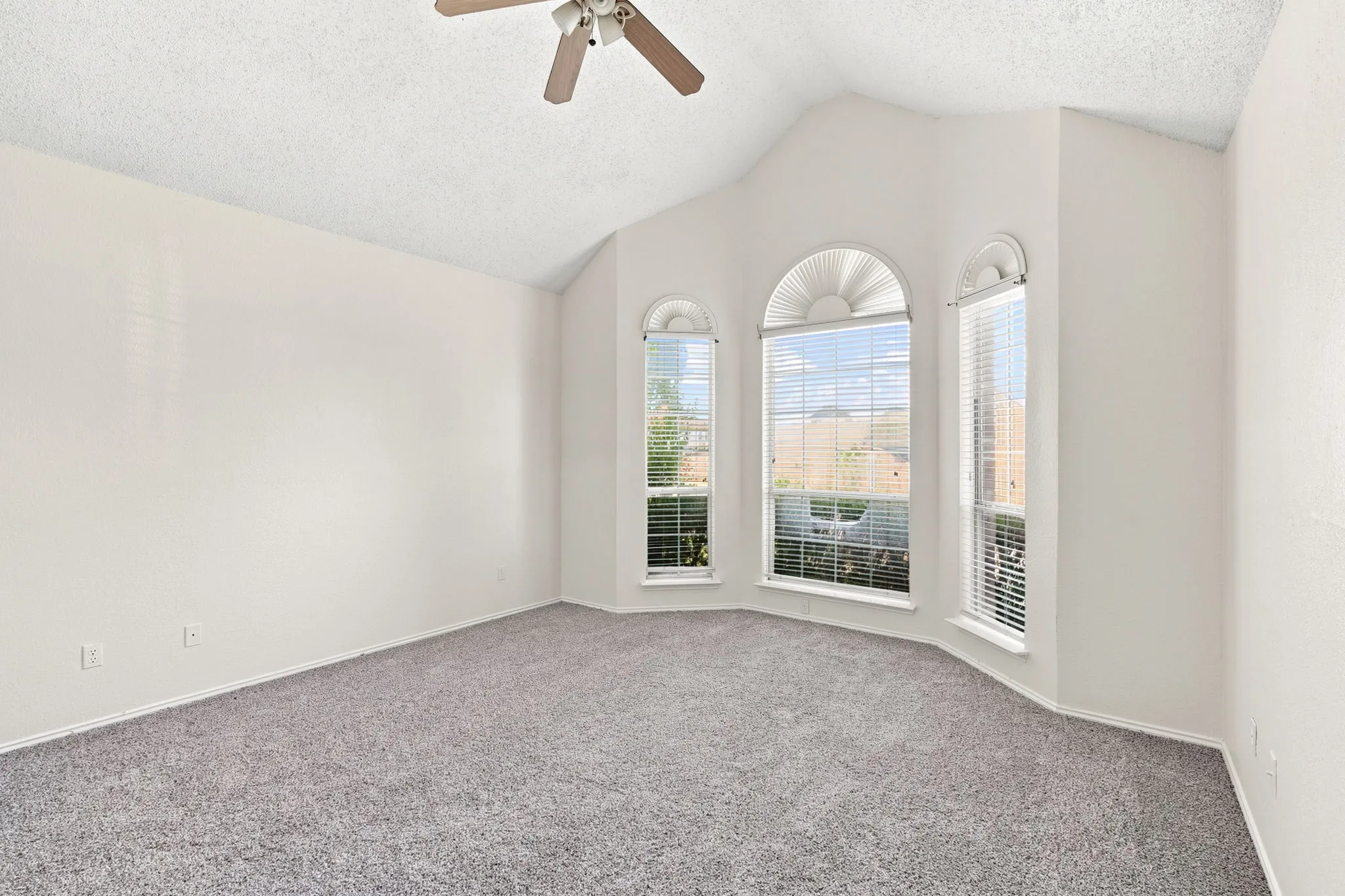 Single Family Residence For Rent in Dallas County , 1813 Pendleton Road, Rowlett, Texas 75089, 3 Bedroom, 3 Bathroom, 2 Garage spaces, 2,078 Sqft, built in 1994, mls#21339745, Real Estate Agent in Rowlett, Homes For Rent in Dallas county, Homes For Rent in Rowlett, Realtor in Rowlett Texas, Real Estate Brokerage Independent Realty Texas, Luminita Cordes Realtor