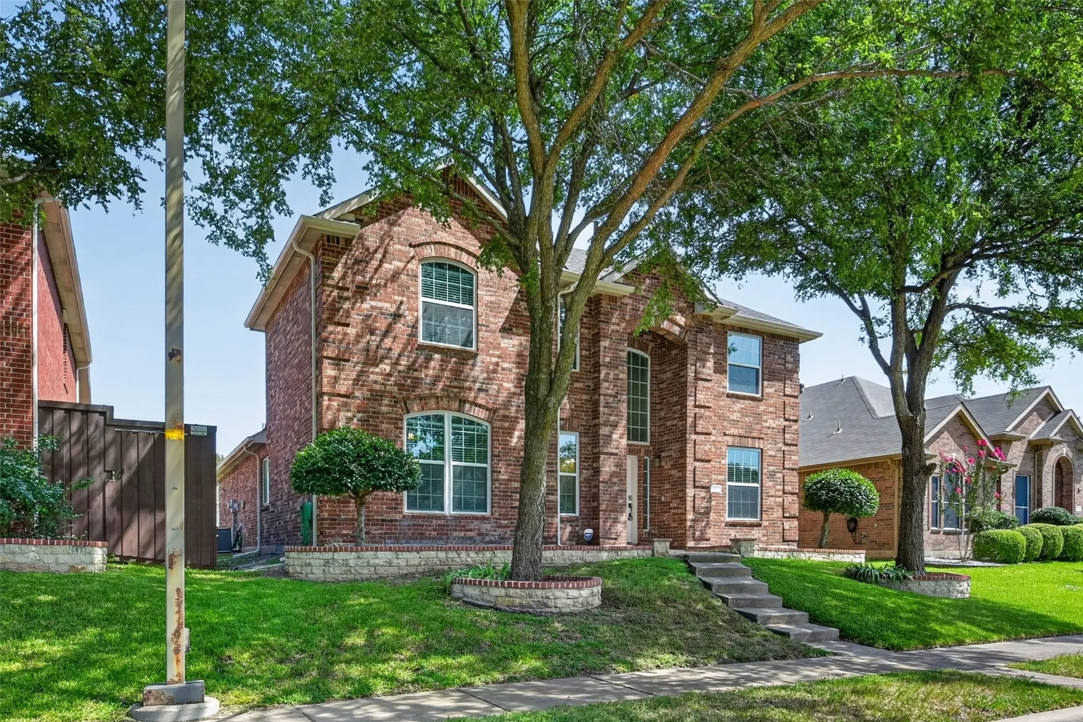 Single Family Residence For Sale in Collin County , 1411 Brook Ridge Avenue, Allen, Texas 75002, 4 Bedroom, 3 Bathroom, 2 Garage spaces, 2,085 Sqft, built in 2002, mls#21339746, Real Estate Agent in Allen, Homes For Sale in Collin county, Homes For Sale in Allen, Realtor in Allen Texas, Real Estate Brokerage Independent Realty Texas, Luminita Cordes Realtor