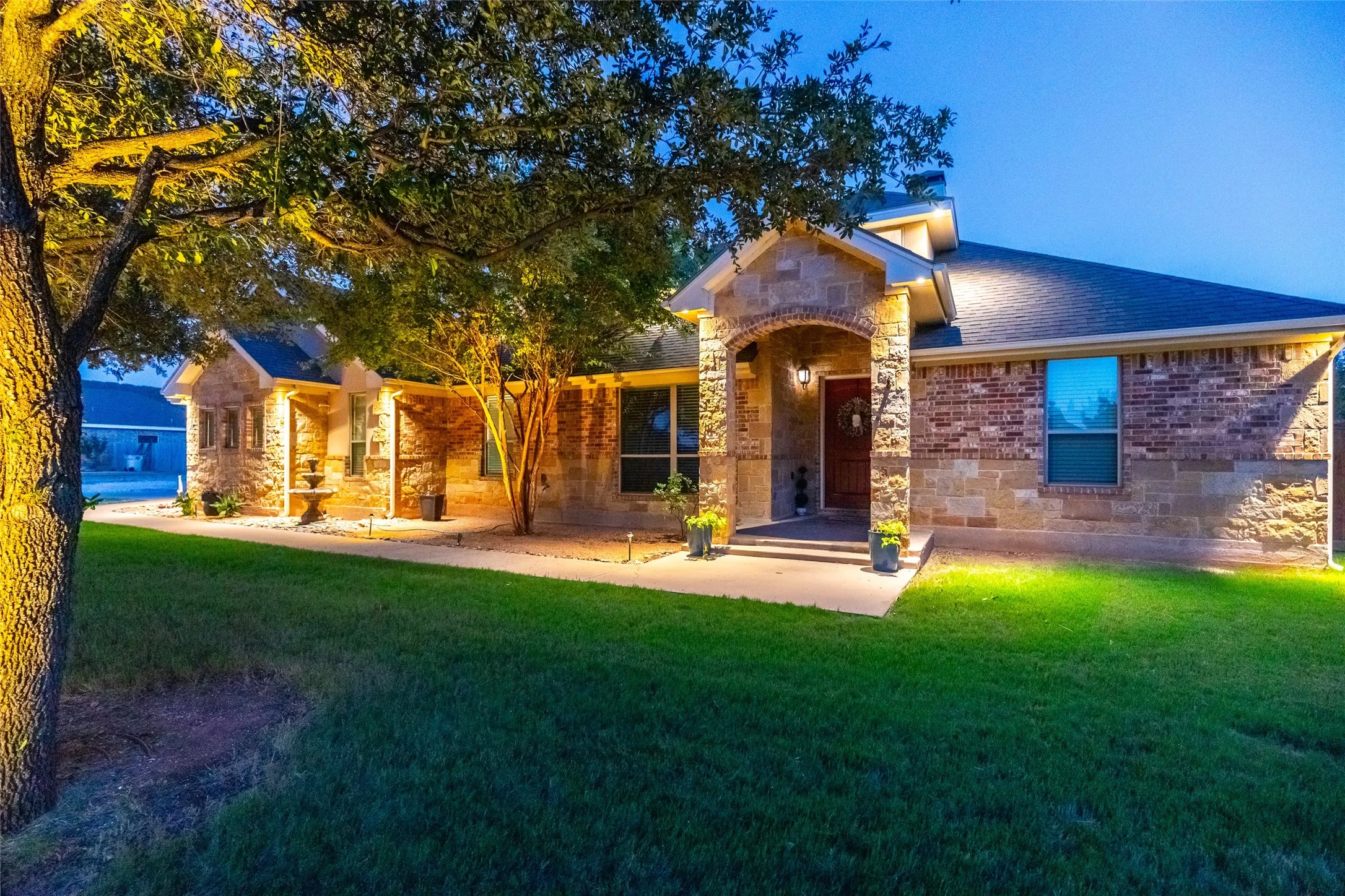 Single Family Residence For Sale in Taylor County , 157 Coates Avenue, Tuscola, Texas 79562, 4 Bedroom, 2 Bathroom, 6 Garage spaces, 2,233 Sqft, built in 2012, mls#21339273, Real Estate Agent in Tuscola, Homes For Sale in Taylor county, Homes For Sale in Tuscola, Realtor in Tuscola Texas, Real Estate Brokerage Independent Realty Texas, Luminita Cordes Realtor