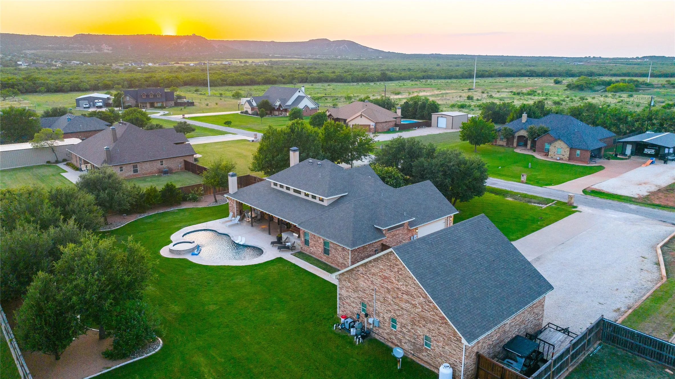 Single Family Residence For Sale in Taylor County , 157 Coates Avenue, Tuscola, Texas 79562, 4 Bedroom, 2 Bathroom, 6 Garage spaces, 2,233 Sqft, built in 2012, mls#21339273, Real Estate Agent in Tuscola, Homes For Sale in Taylor county, Homes For Sale in Tuscola, Realtor in Tuscola Texas, Real Estate Brokerage Independent Realty Texas, Luminita Cordes Realtor
