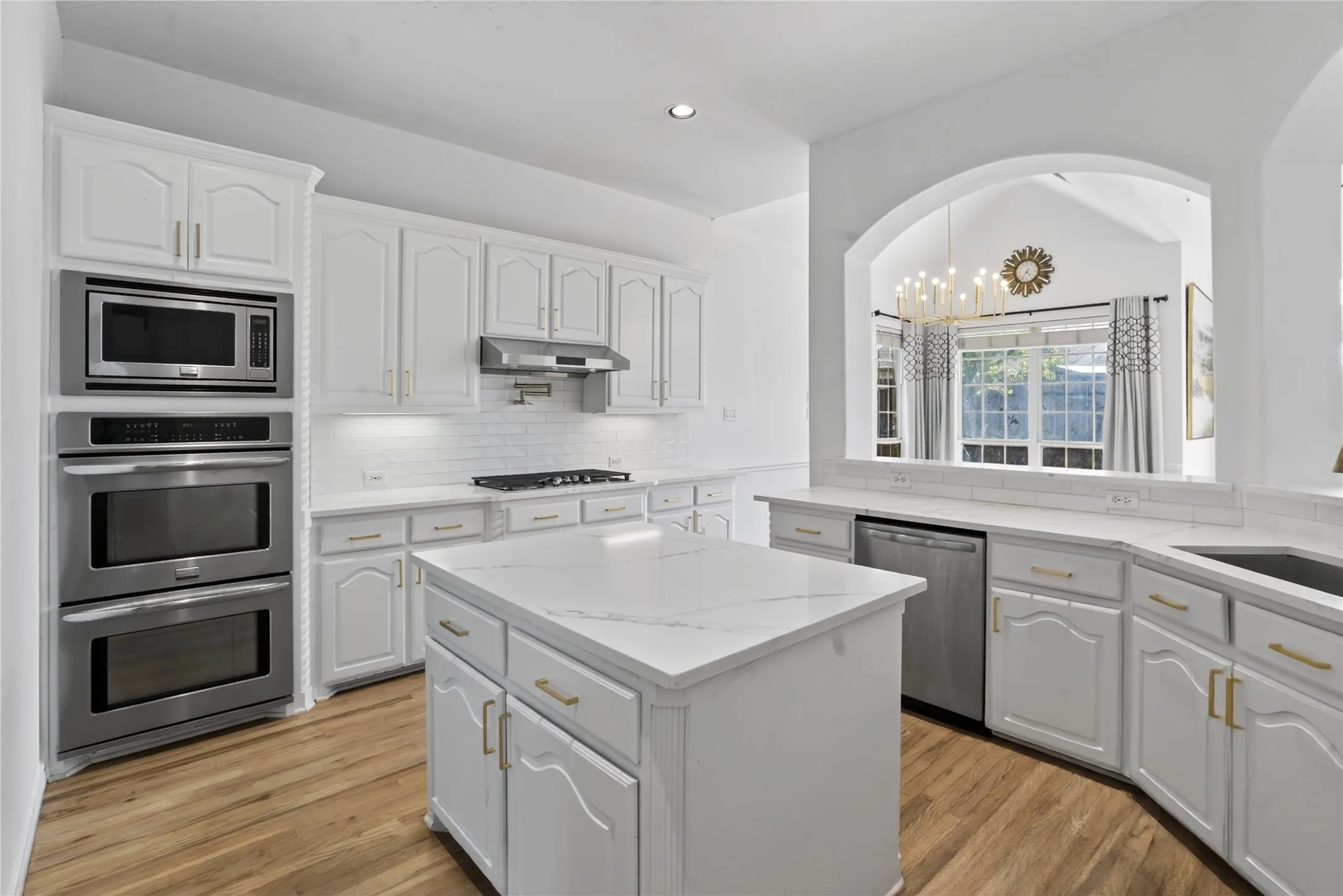 High quality upgrades and finishes!SS apliancies and quality fixtures.