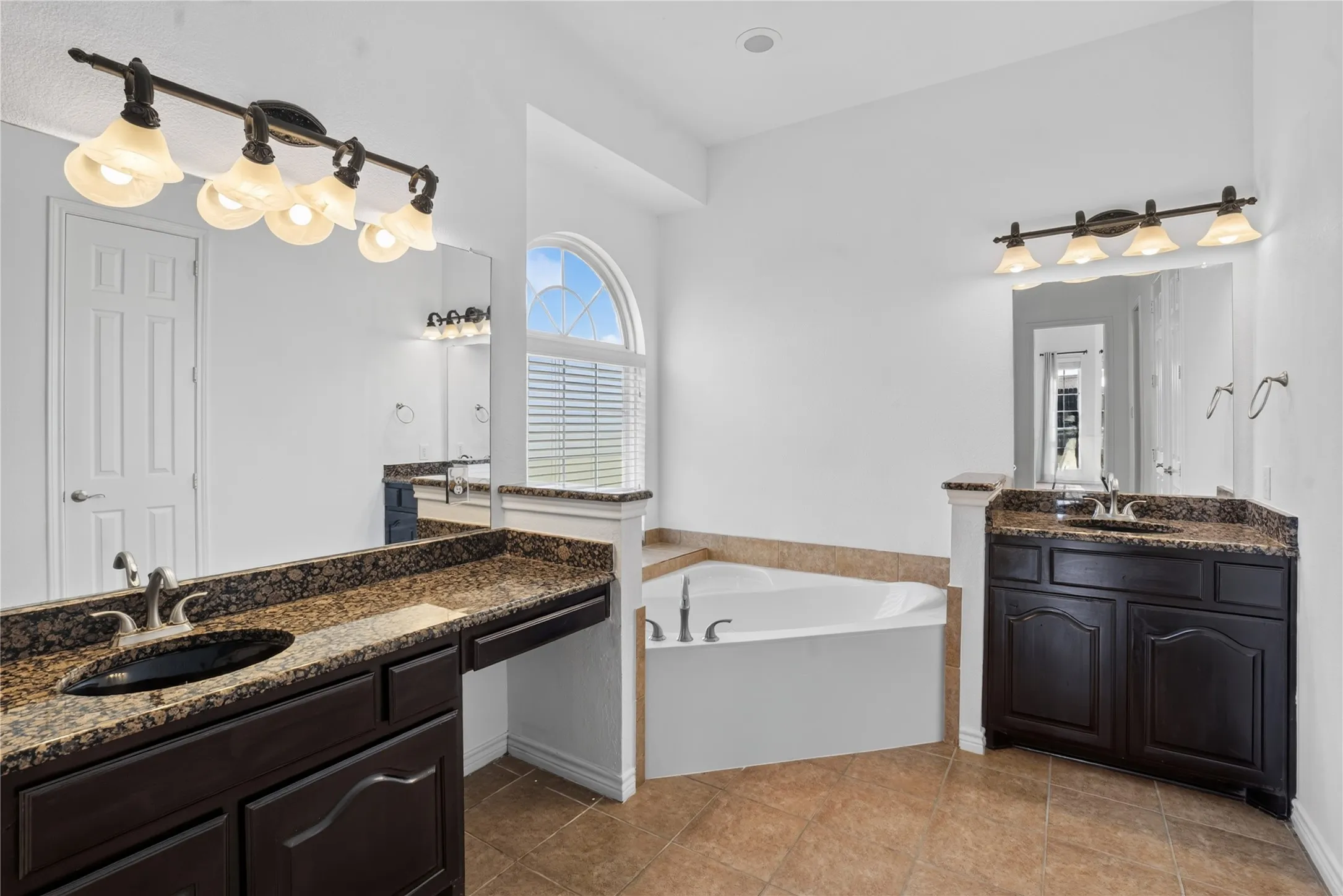Single Family Residence For Sale in Collin County , 10222 Rosini Court, Frisco, Texas 75035, 5 Bedroom, 4 Bathroom, 2 Garage spaces, 4,328 Sqft, built in 2011, mls#21328419, Real Estate Agent in Frisco, Homes For Sale in Collin county, Homes For Sale in Frisco, Realtor in Frisco Texas, Real Estate Brokerage Independent Realty Texas, Luminita Cordes Realtor