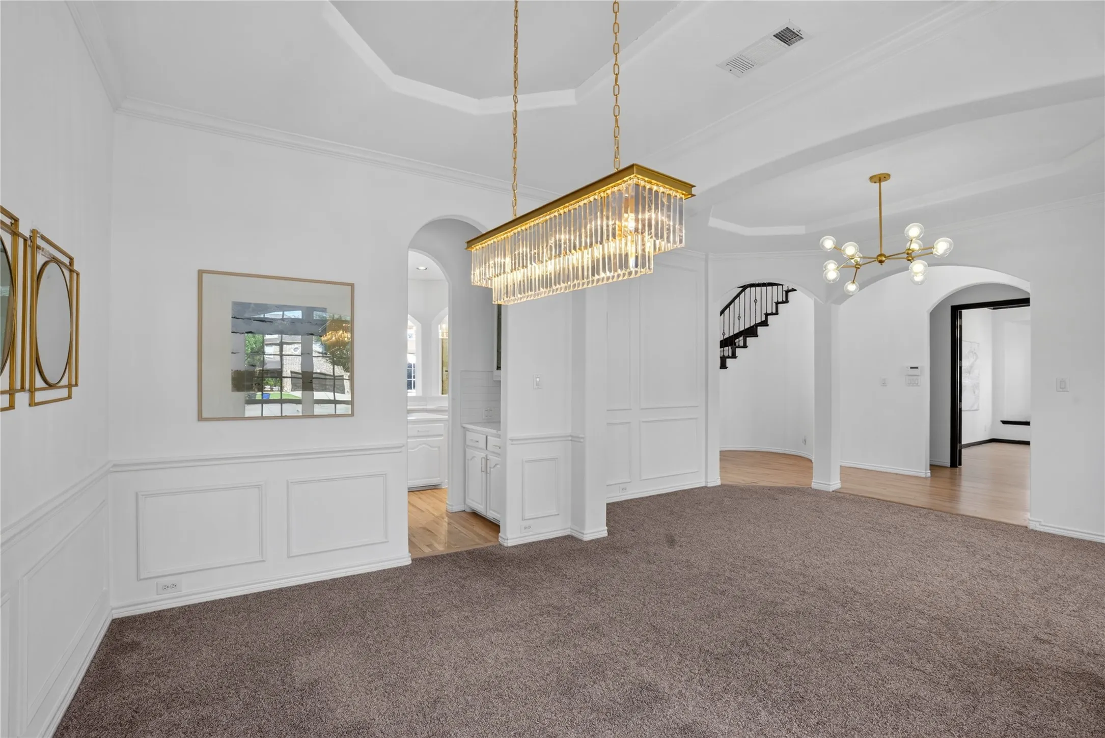 Another view to check out the dramatic focul points of this room!