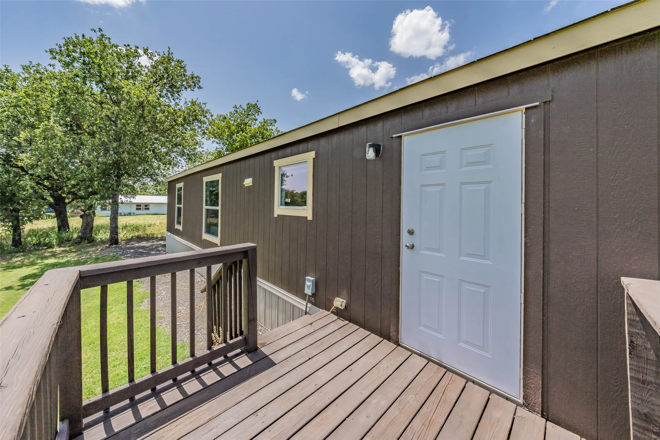 Mobile Home For Sale in Wise County , 204 Overland Trail, Bridgeport, Texas 76426, 3 Bedroom, 2 Bathroom, Garage spaces, 1,390 Sqft, built in 2023, mls#21339378, Real Estate Agent in Bridgeport, Homes For Sale in Wise county, Homes For Sale in Bridgeport, Realtor in Bridgeport Texas, Real Estate Brokerage Independent Realty Texas, Luminita Cordes Realtor