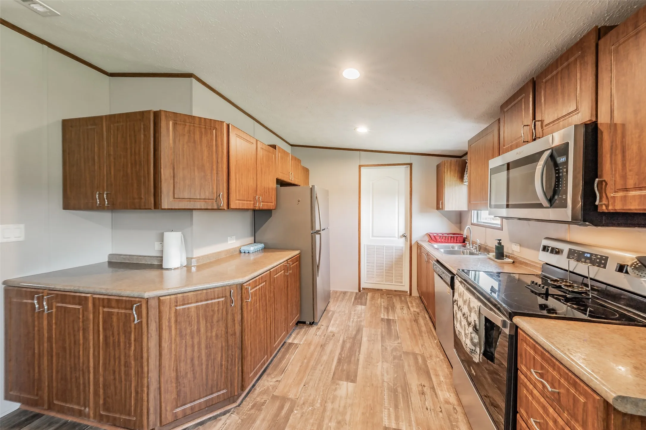 Mobile Home For Sale in Wise County , 204 Overland Trail, Bridgeport, Texas 76426, 3 Bedroom, 2 Bathroom, Garage spaces, 1,390 Sqft, built in 2023, mls#21339378, Real Estate Agent in Bridgeport, Homes For Sale in Wise county, Homes For Sale in Bridgeport, Realtor in Bridgeport Texas, Real Estate Brokerage Independent Realty Texas, Luminita Cordes Realtor