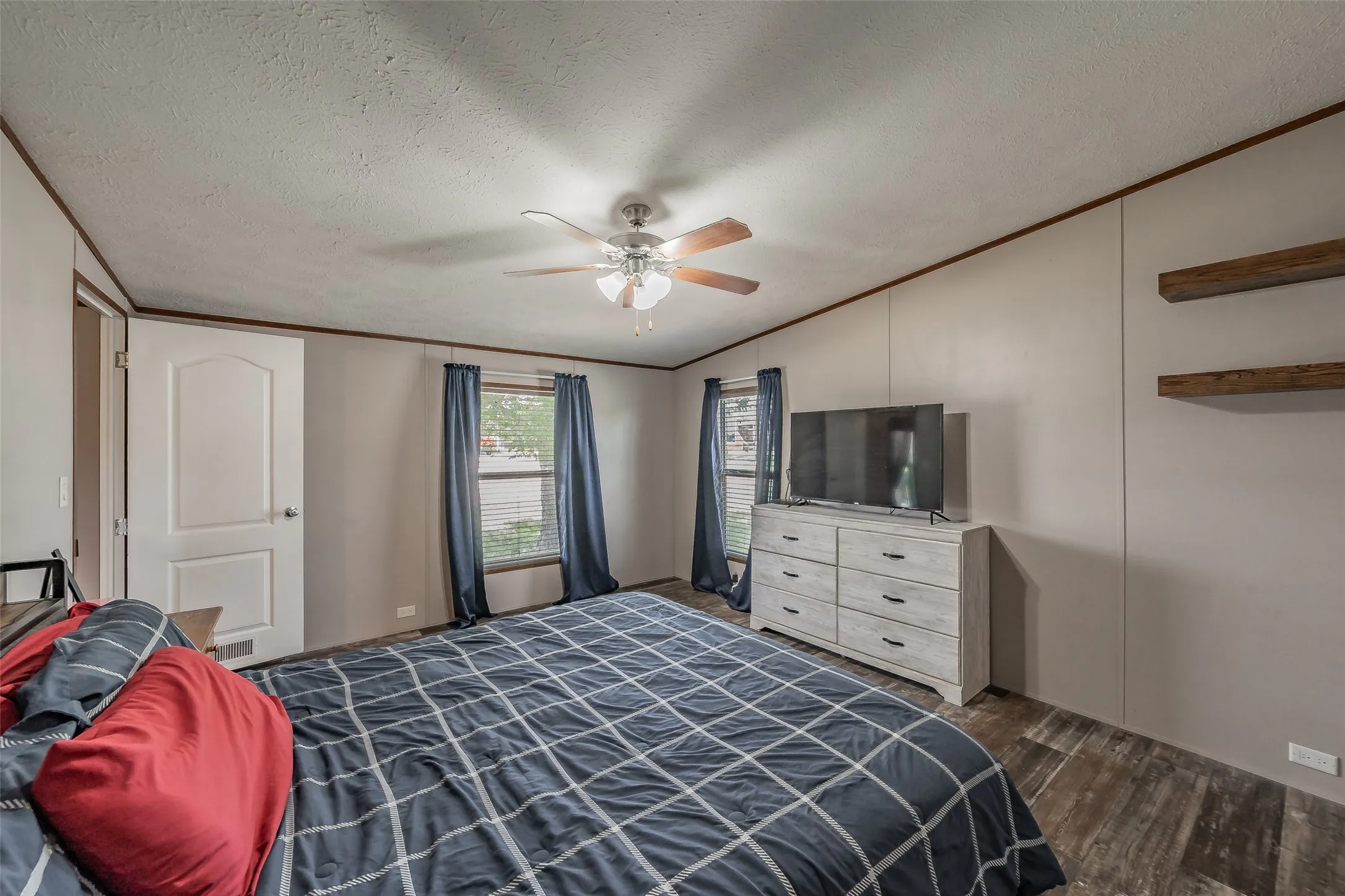 Mobile Home For Sale in Wise County , 204 Overland Trail, Bridgeport, Texas 76426, 3 Bedroom, 2 Bathroom, Garage spaces, 1,390 Sqft, built in 2023, mls#21339378, Real Estate Agent in Bridgeport, Homes For Sale in Wise county, Homes For Sale in Bridgeport, Realtor in Bridgeport Texas, Real Estate Brokerage Independent Realty Texas, Luminita Cordes Realtor
