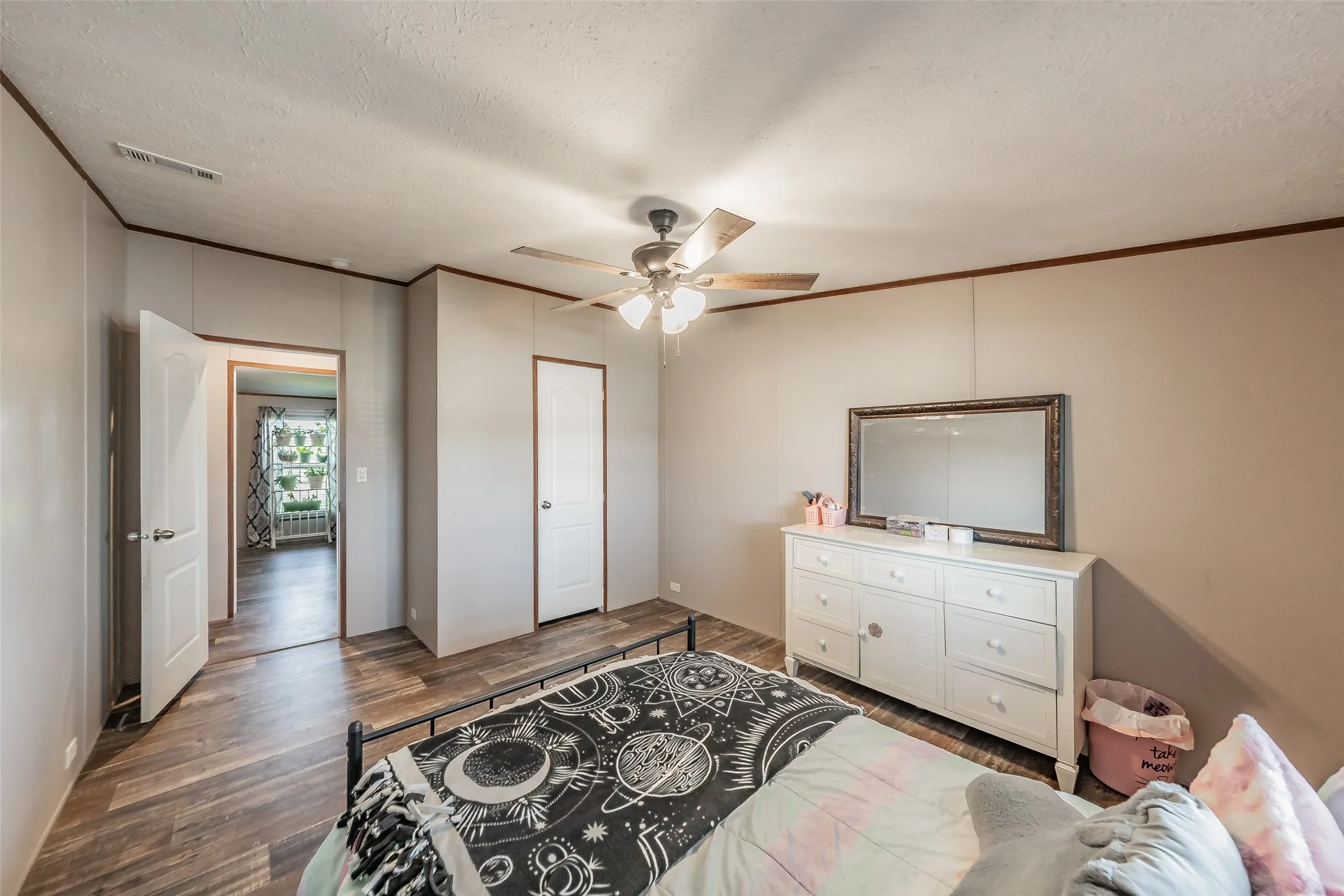 Mobile Home For Sale in Wise County , 204 Overland Trail, Bridgeport, Texas 76426, 3 Bedroom, 2 Bathroom, Garage spaces, 1,390 Sqft, built in 2023, mls#21339378, Real Estate Agent in Bridgeport, Homes For Sale in Wise county, Homes For Sale in Bridgeport, Realtor in Bridgeport Texas, Real Estate Brokerage Independent Realty Texas, Luminita Cordes Realtor