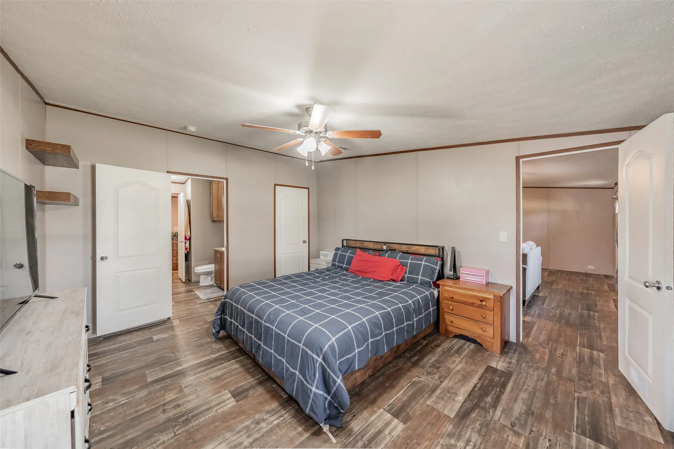 Mobile Home For Sale in Wise County , 204 Overland Trail, Bridgeport, Texas 76426, 3 Bedroom, 2 Bathroom, Garage spaces, 1,390 Sqft, built in 2023, mls#21339378, Real Estate Agent in Bridgeport, Homes For Sale in Wise county, Homes For Sale in Bridgeport, Realtor in Bridgeport Texas, Real Estate Brokerage Independent Realty Texas, Luminita Cordes Realtor