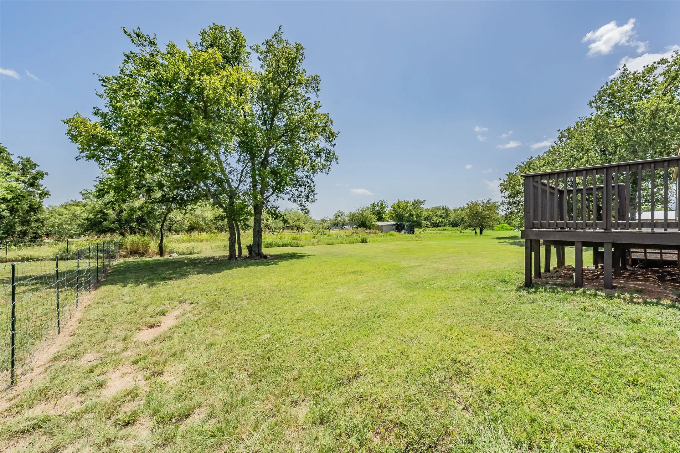 Mobile Home For Sale in Wise County , 204 Overland Trail, Bridgeport, Texas 76426, 3 Bedroom, 2 Bathroom, Garage spaces, 1,390 Sqft, built in 2023, mls#21339378, Real Estate Agent in Bridgeport, Homes For Sale in Wise county, Homes For Sale in Bridgeport, Realtor in Bridgeport Texas, Real Estate Brokerage Independent Realty Texas, Luminita Cordes Realtor