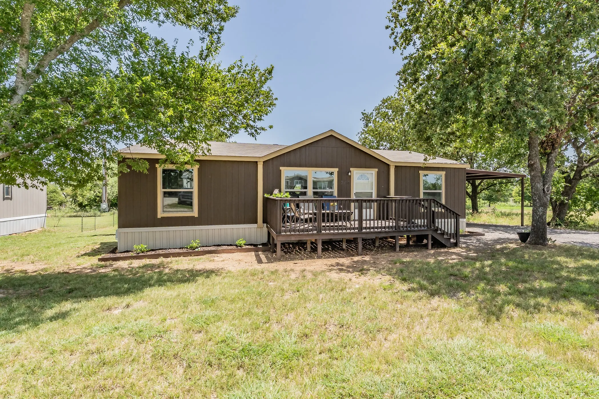 Mobile Home For Sale in Wise County , 204 Overland Trail, Bridgeport, Texas 76426, 3 Bedroom, 2 Bathroom, Garage spaces, 1,390 Sqft, built in 2023, mls#21339378, Real Estate Agent in Bridgeport, Homes For Sale in Wise county, Homes For Sale in Bridgeport, Realtor in Bridgeport Texas, Real Estate Brokerage Independent Realty Texas, Luminita Cordes Realtor