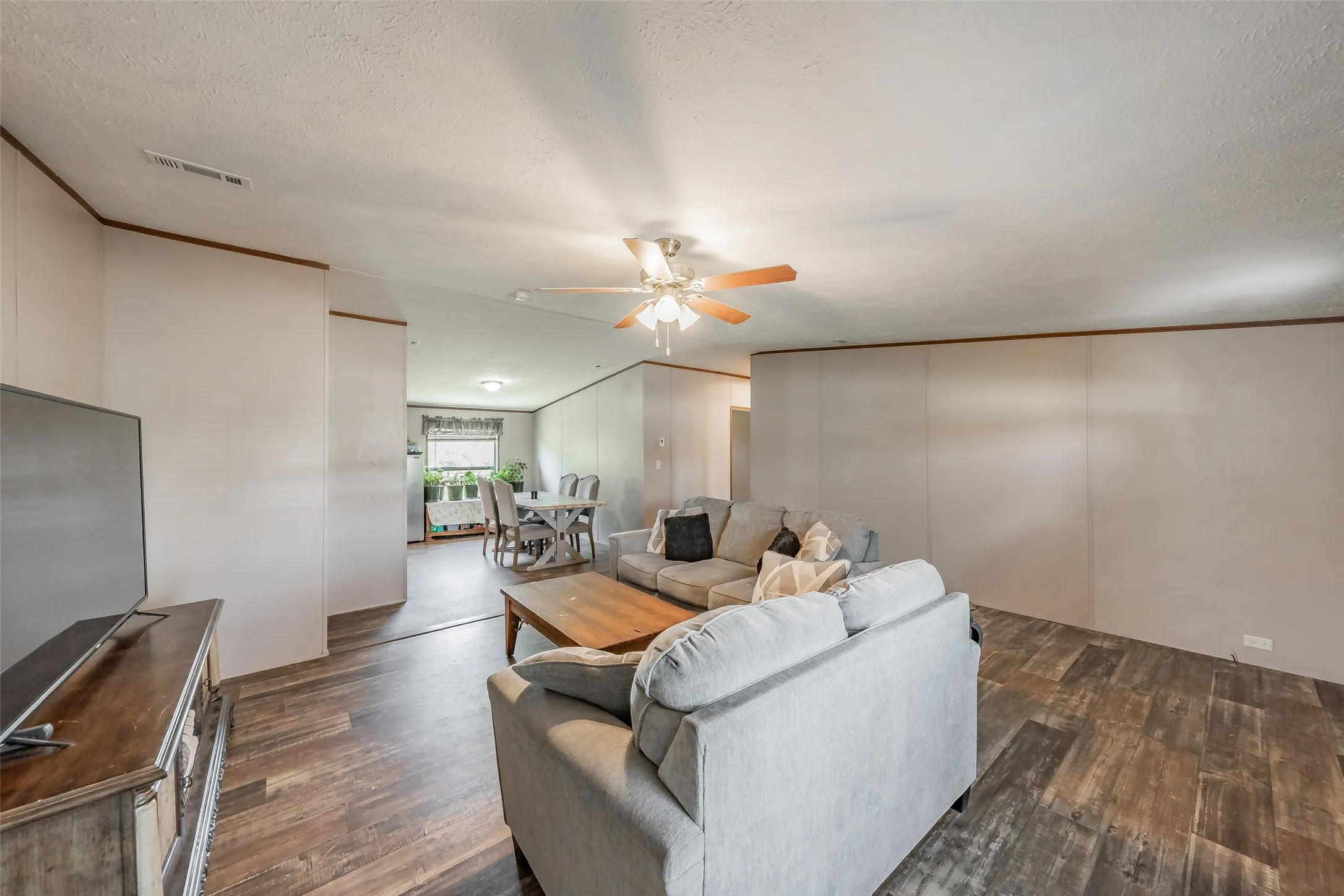 Mobile Home For Sale in Wise County , 204 Overland Trail, Bridgeport, Texas 76426, 3 Bedroom, 2 Bathroom, Garage spaces, 1,390 Sqft, built in 2023, mls#21339378, Real Estate Agent in Bridgeport, Homes For Sale in Wise county, Homes For Sale in Bridgeport, Realtor in Bridgeport Texas, Real Estate Brokerage Independent Realty Texas, Luminita Cordes Realtor