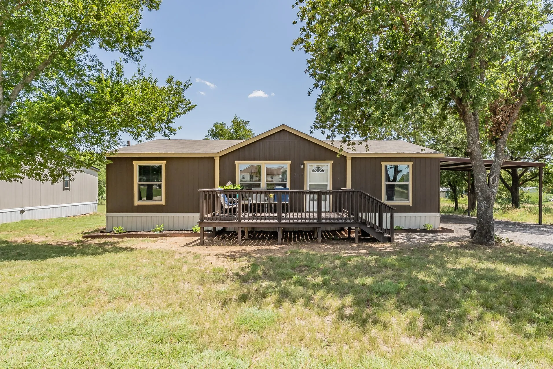 Mobile Home For Sale in Wise County , 204 Overland Trail, Bridgeport, Texas 76426, 3 Bedroom, 2 Bathroom, Garage spaces, 1,390 Sqft, built in 2023, mls#21339378, Real Estate Agent in Bridgeport, Homes For Sale in Wise county, Homes For Sale in Bridgeport, Realtor in Bridgeport Texas, Real Estate Brokerage Independent Realty Texas, Luminita Cordes Realtor