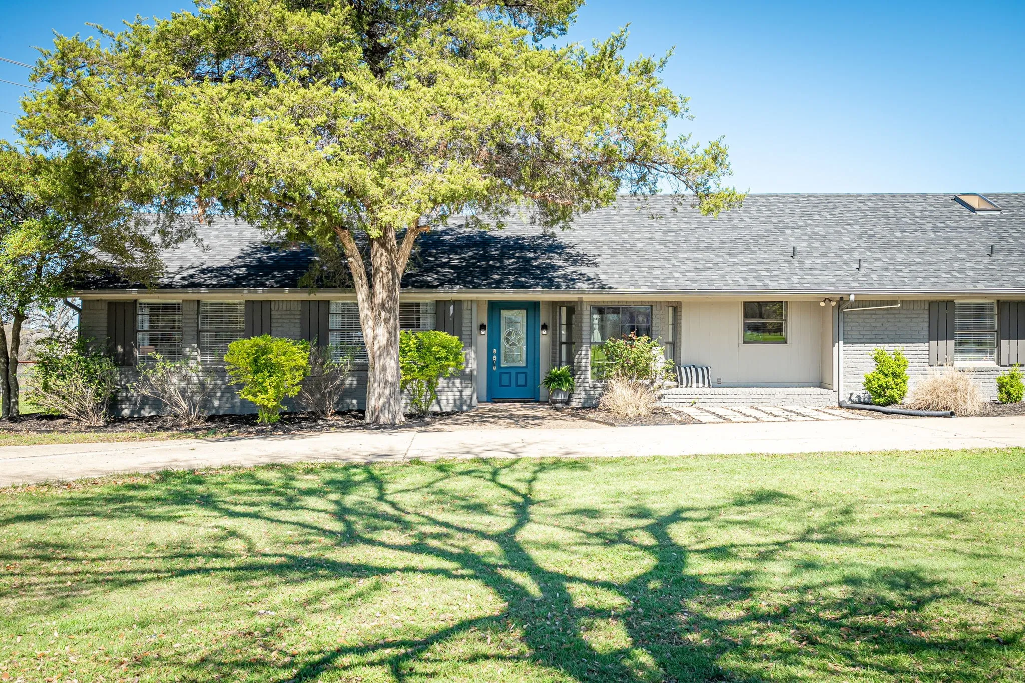 Single Family Residence For Sale in Collin County , 1673 Road Runner Road, Anna, Texas 75409, 4 Bedroom, 3 Bathroom, 3 Garage spaces, 2,723 Sqft, built in 1976, mls#21339749, Real Estate Agent in Anna, Homes For Sale in Collin county, Homes For Sale in Anna, Realtor in Anna Texas, Real Estate Brokerage Independent Realty Texas, Luminita Cordes Realtor
