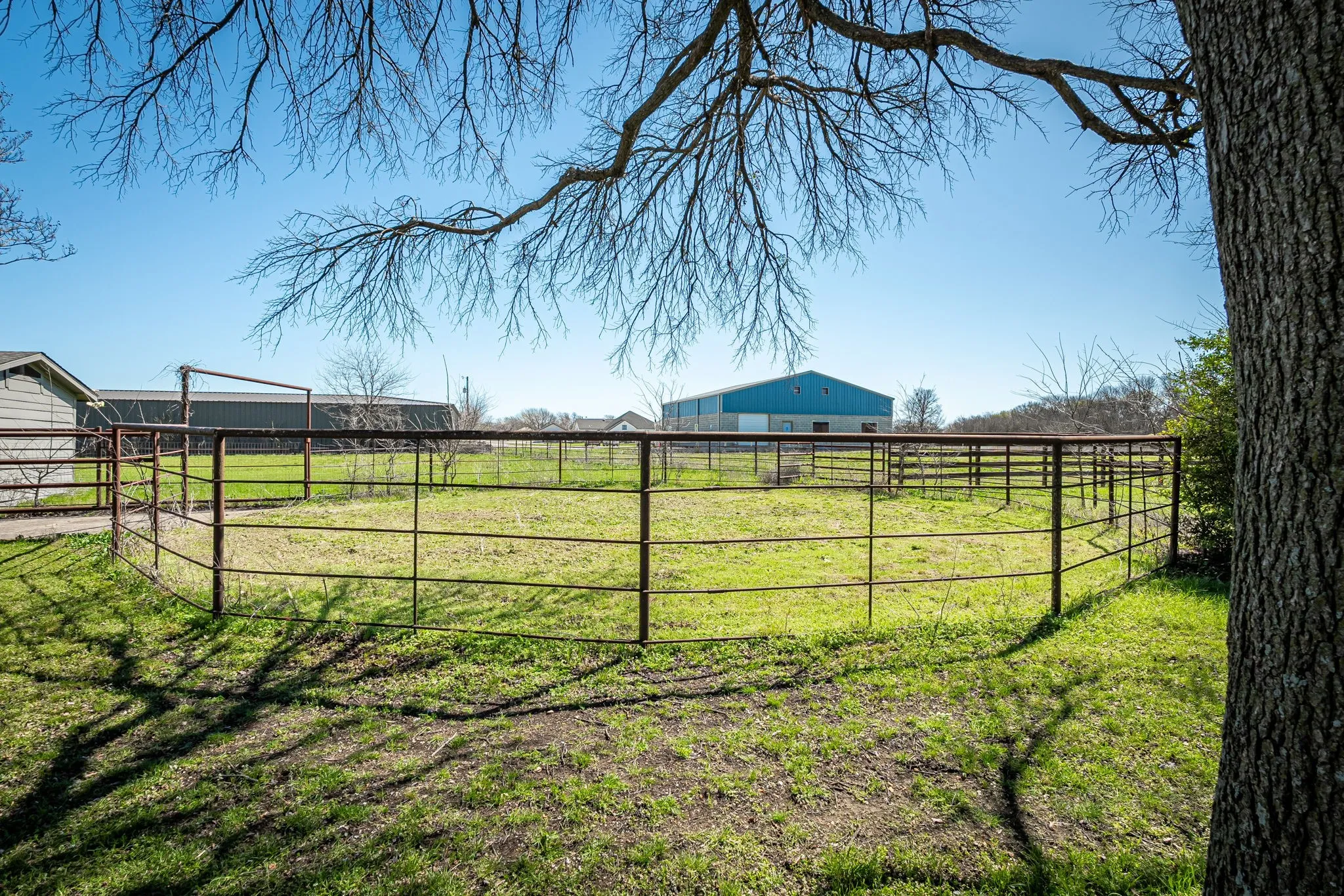 Single Family Residence For Sale in Collin County , 1673 Road Runner Road, Anna, Texas 75409, 4 Bedroom, 3 Bathroom, 3 Garage spaces, 2,723 Sqft, built in 1976, mls#21339749, Real Estate Agent in Anna, Homes For Sale in Collin county, Homes For Sale in Anna, Realtor in Anna Texas, Real Estate Brokerage Independent Realty Texas, Luminita Cordes Realtor