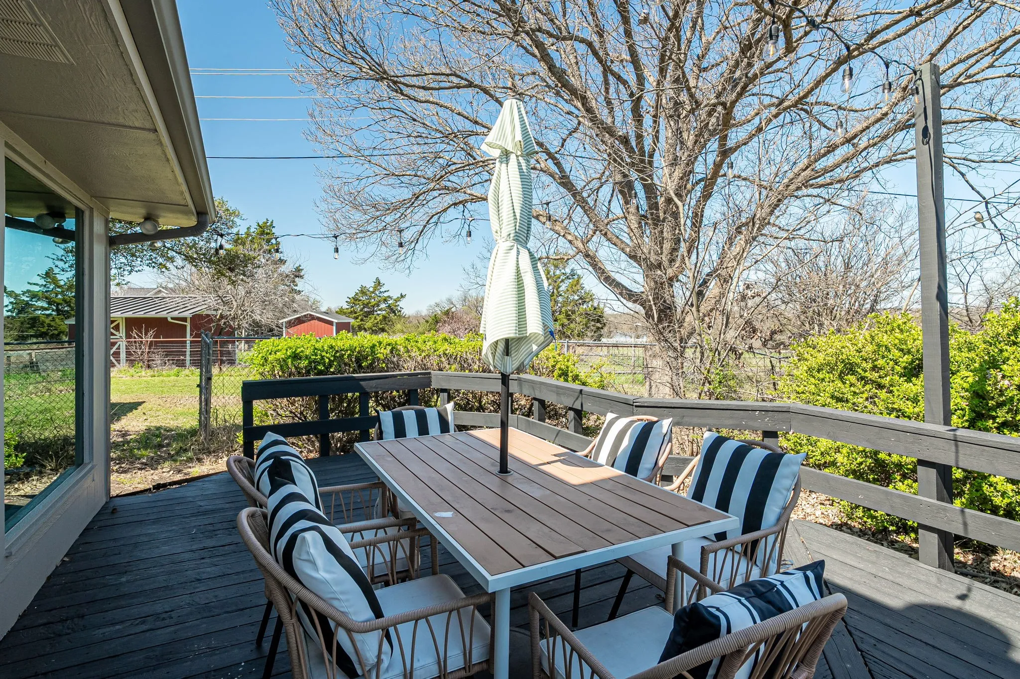 Single Family Residence For Sale in Collin County , 1673 Road Runner Road, Anna, Texas 75409, 4 Bedroom, 3 Bathroom, 3 Garage spaces, 2,723 Sqft, built in 1976, mls#21339749, Real Estate Agent in Anna, Homes For Sale in Collin county, Homes For Sale in Anna, Realtor in Anna Texas, Real Estate Brokerage Independent Realty Texas, Luminita Cordes Realtor
