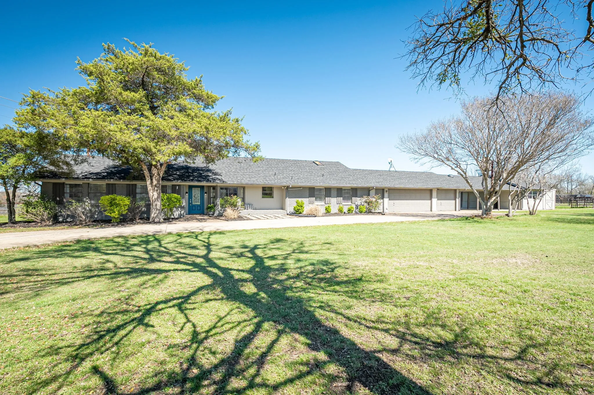 Single Family Residence For Sale in Collin County , 1673 Road Runner Road, Anna, Texas 75409, 4 Bedroom, 3 Bathroom, 3 Garage spaces, 2,723 Sqft, built in 1976, mls#21339749, Real Estate Agent in Anna, Homes For Sale in Collin county, Homes For Sale in Anna, Realtor in Anna Texas, Real Estate Brokerage Independent Realty Texas, Luminita Cordes Realtor