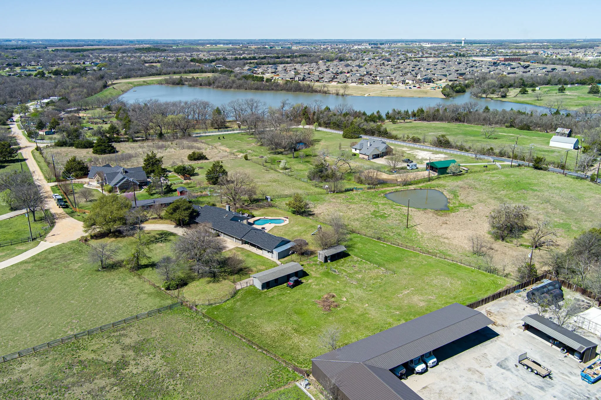Single Family Residence For Sale in Collin County , 1673 Road Runner Road, Anna, Texas 75409, 4 Bedroom, 3 Bathroom, 3 Garage spaces, 2,723 Sqft, built in 1976, mls#21339749, Real Estate Agent in Anna, Homes For Sale in Collin county, Homes For Sale in Anna, Realtor in Anna Texas, Real Estate Brokerage Independent Realty Texas, Luminita Cordes Realtor