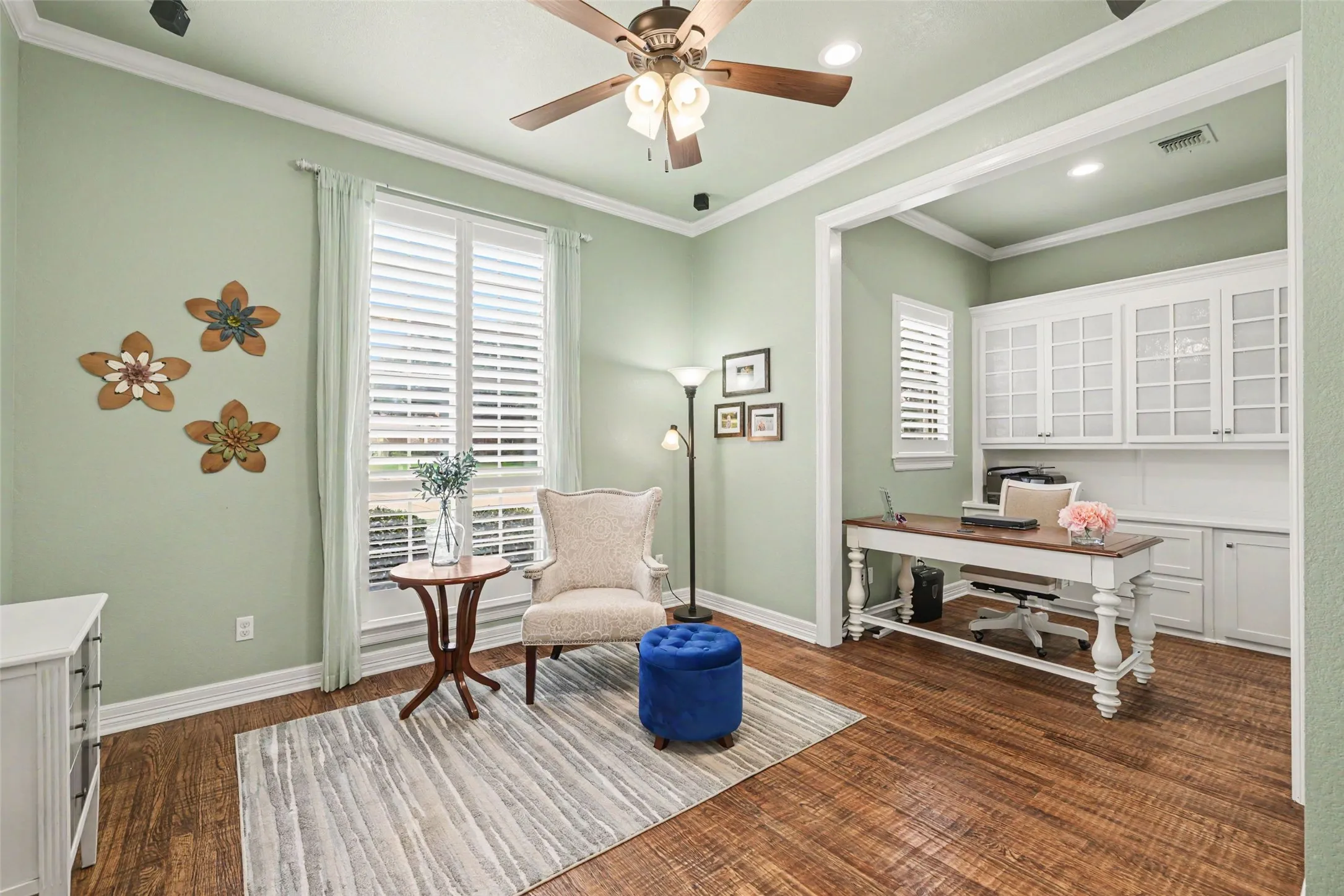 Single Family Residence For Sale in Tarrant County , 8217 Thornhill Drive, North Richland Hills, Texas 76182, 4 Bedroom, 3 Bathroom, 3 Garage spaces, 3,934 Sqft, built in 2001, mls#21338586, Real Estate Agent in North Richland Hills, Homes For Sale in Tarrant county, Homes For Sale in North Richland Hills, Realtor in North Richland Hills Texas, Real Estate Brokerage Independent Realty Texas, Luminita Cordes Realtor