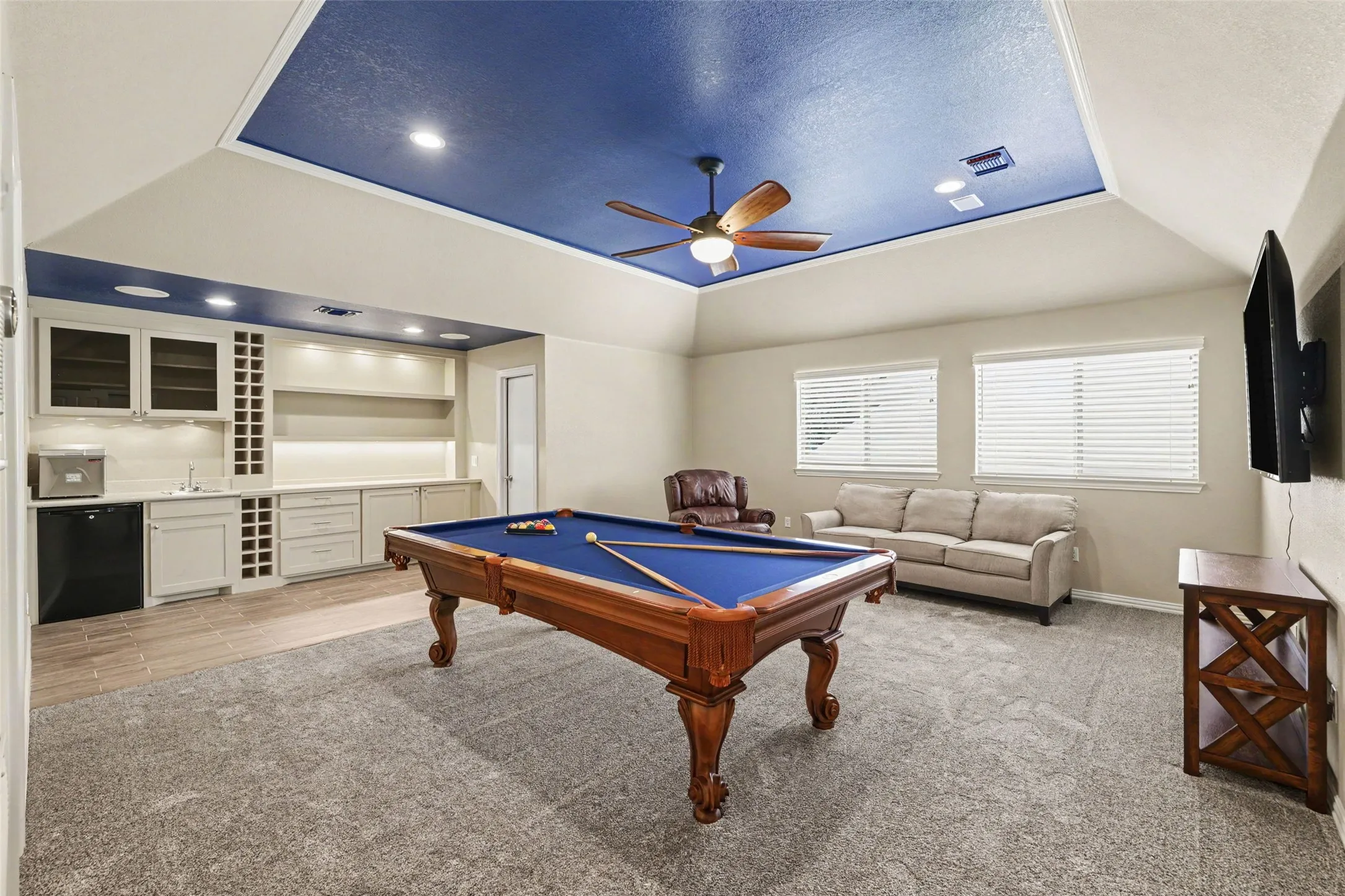 Single Family Residence For Sale in Tarrant County , 8217 Thornhill Drive, North Richland Hills, Texas 76182, 4 Bedroom, 3 Bathroom, 3 Garage spaces, 3,934 Sqft, built in 2001, mls#21338586, Real Estate Agent in North Richland Hills, Homes For Sale in Tarrant county, Homes For Sale in North Richland Hills, Realtor in North Richland Hills Texas, Real Estate Brokerage Independent Realty Texas, Luminita Cordes Realtor