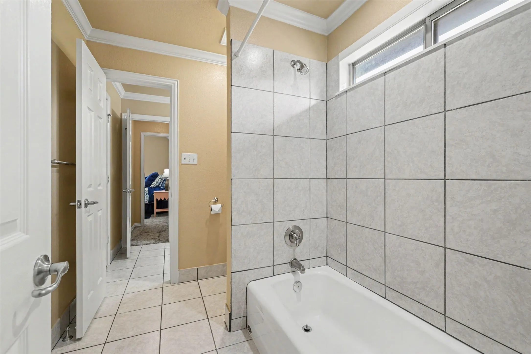 Tub shower in Jack and Jill bathroom