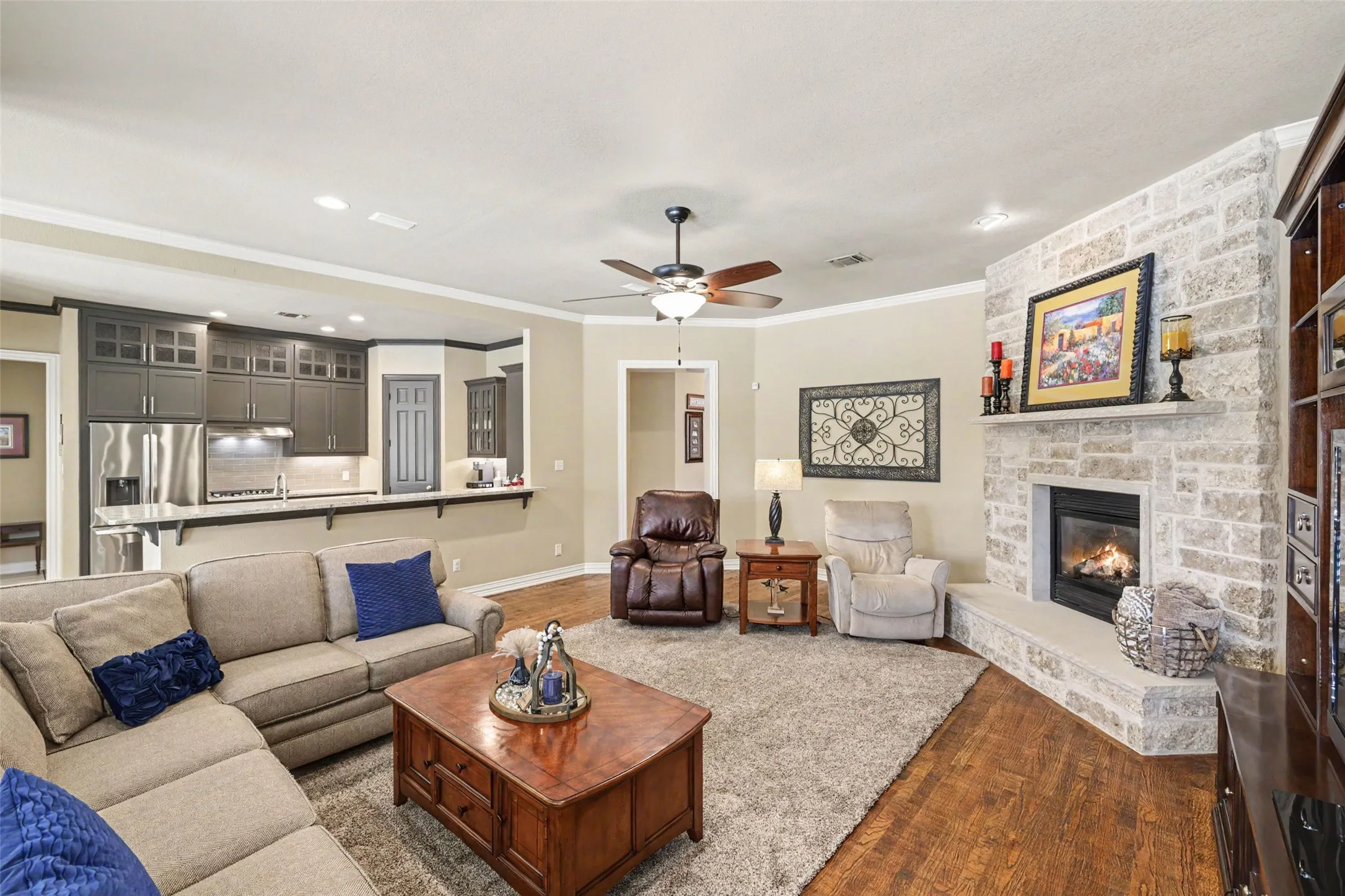 Single Family Residence For Sale in Tarrant County , 8217 Thornhill Drive, North Richland Hills, Texas 76182, 4 Bedroom, 3 Bathroom, 3 Garage spaces, 3,934 Sqft, built in 2001, mls#21338586, Real Estate Agent in North Richland Hills, Homes For Sale in Tarrant county, Homes For Sale in North Richland Hills, Realtor in North Richland Hills Texas, Real Estate Brokerage Independent Realty Texas, Luminita Cordes Realtor